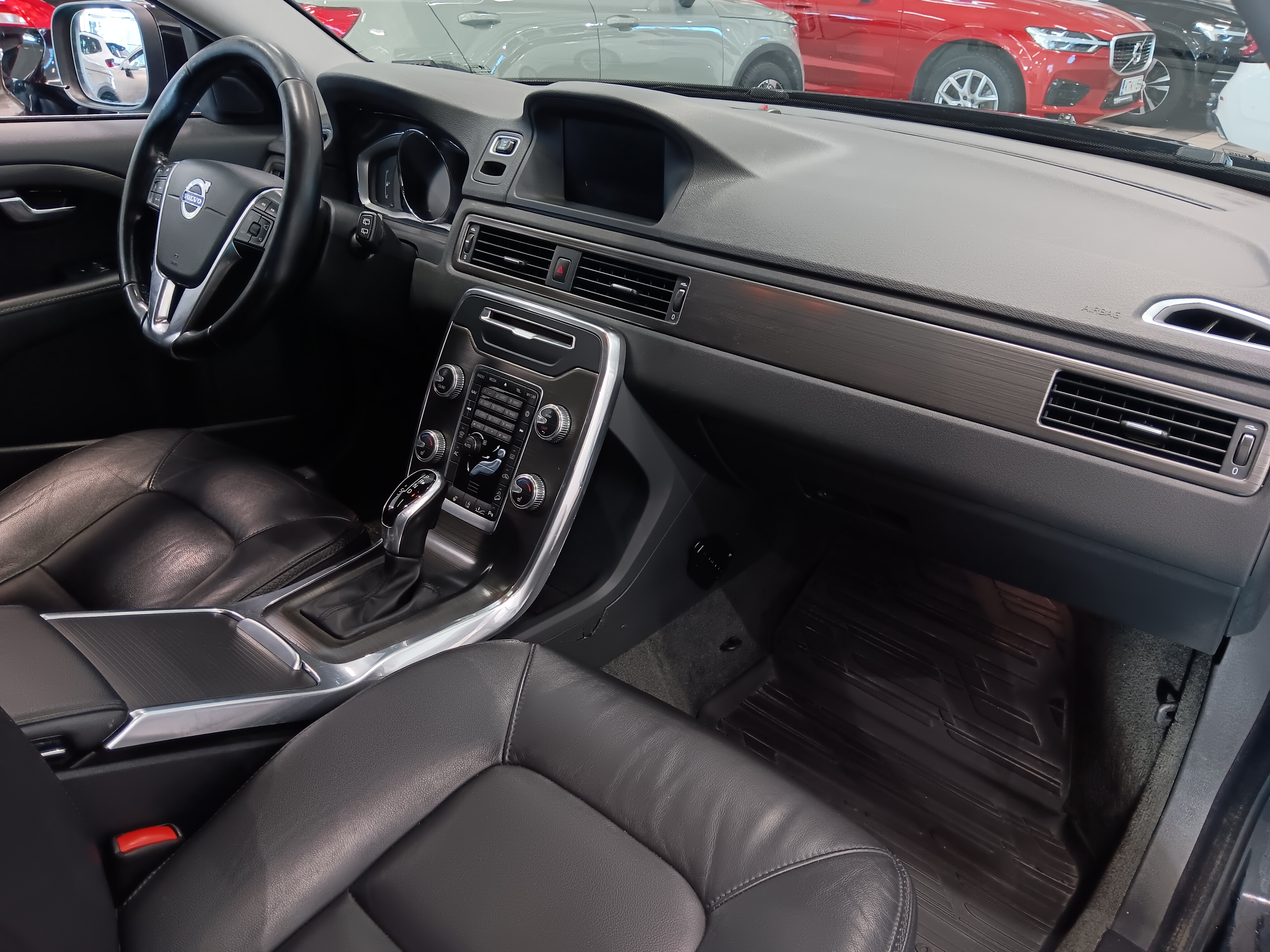 VOLVO XC70 2015