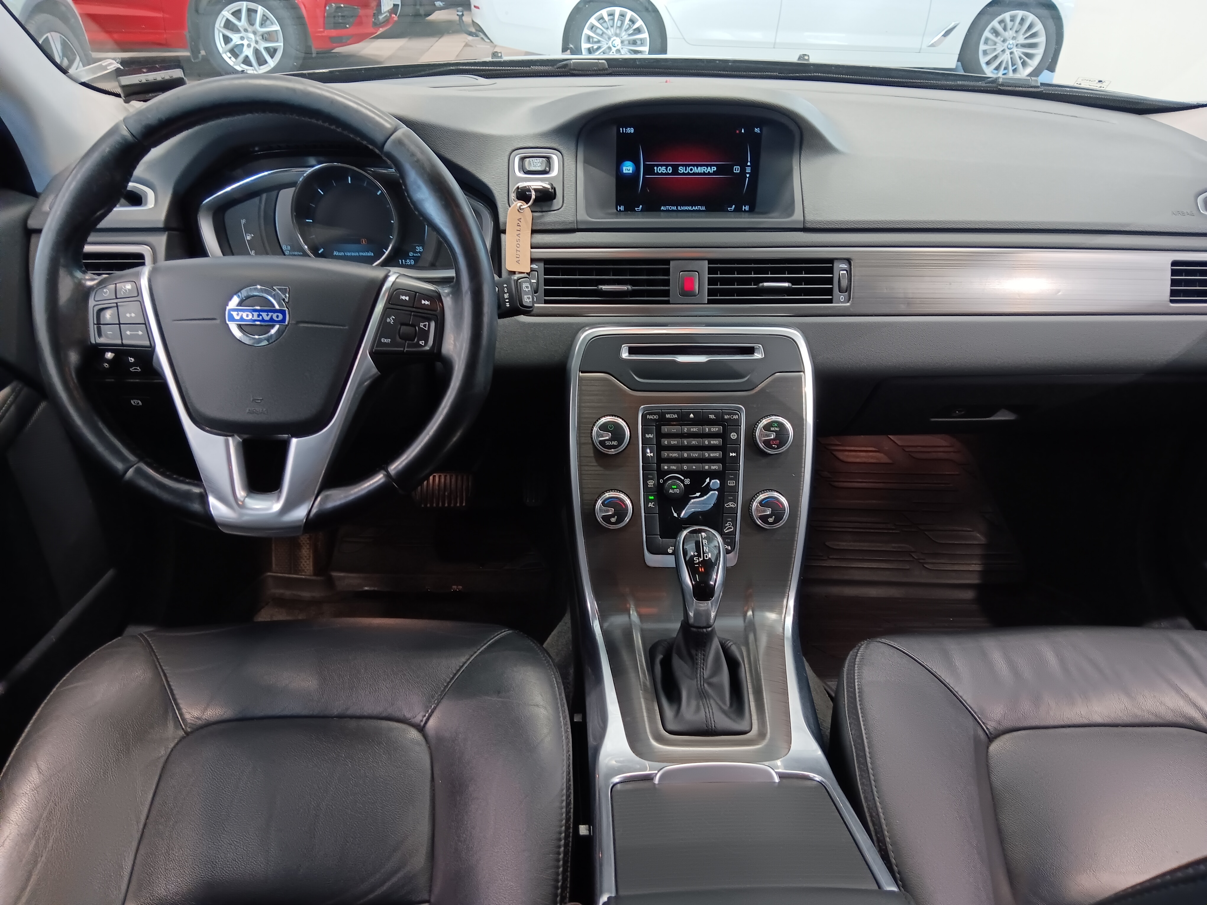 VOLVO XC70 2015