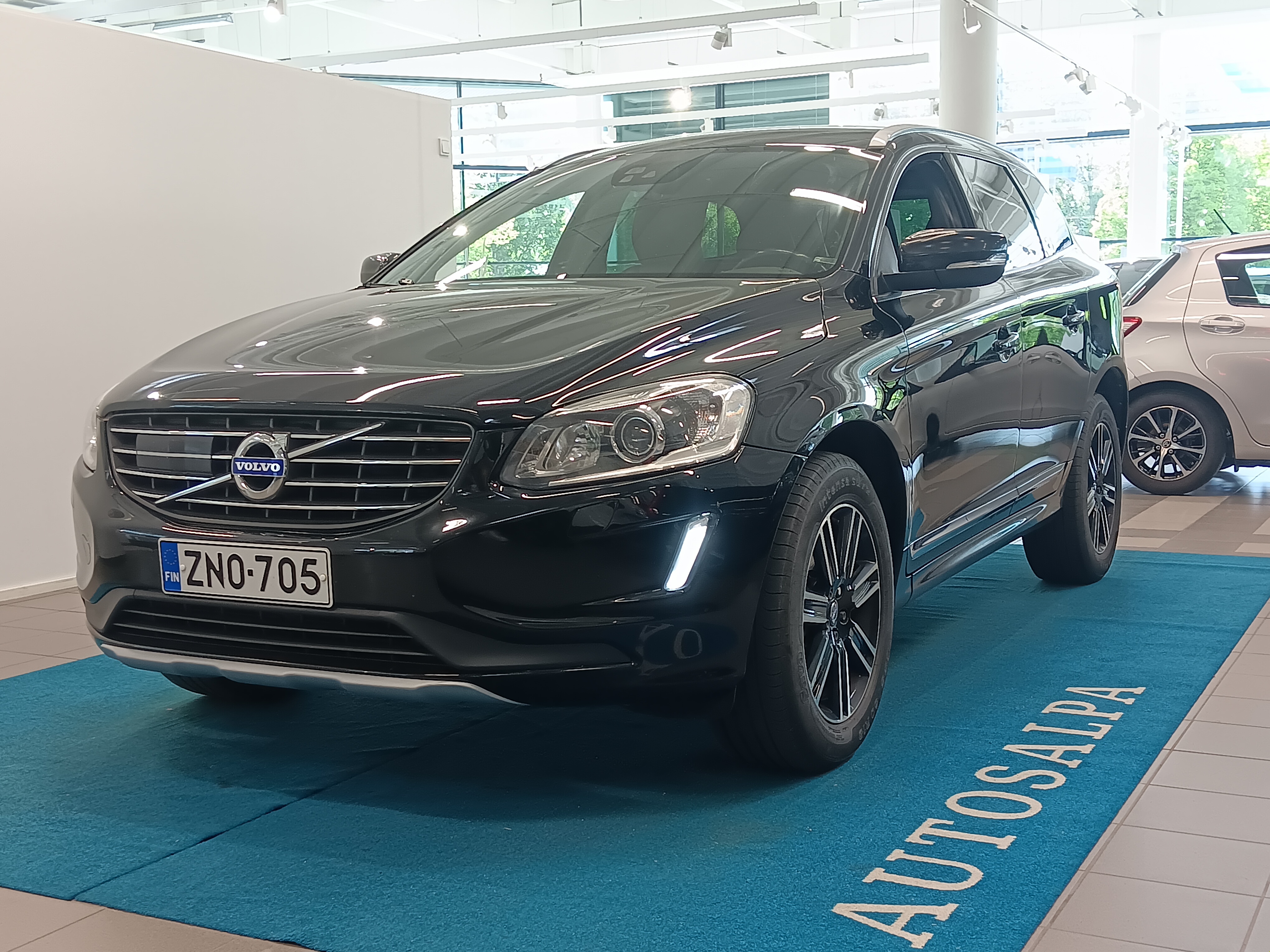 VOLVO XC60 2017