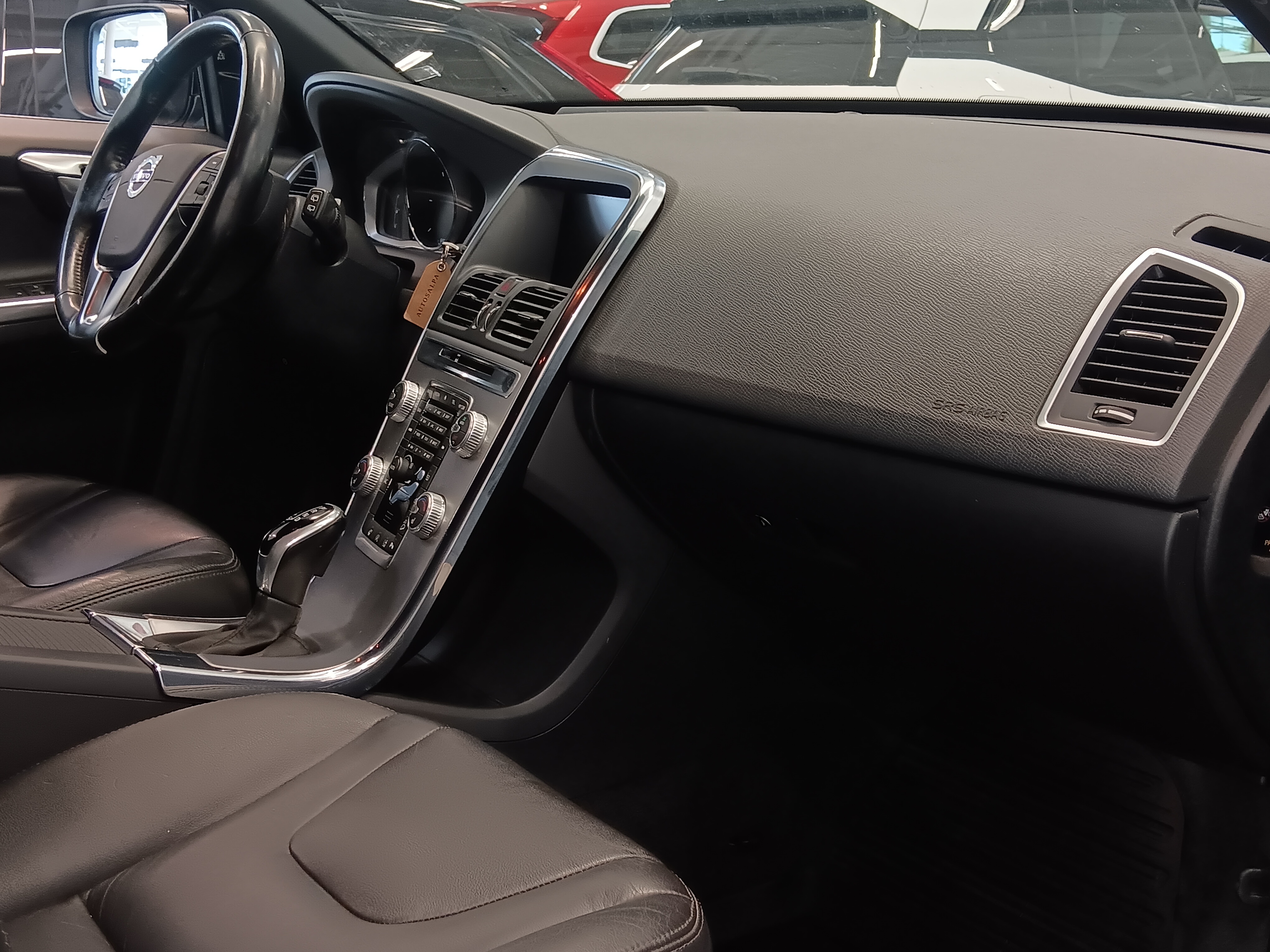 VOLVO XC60 2017