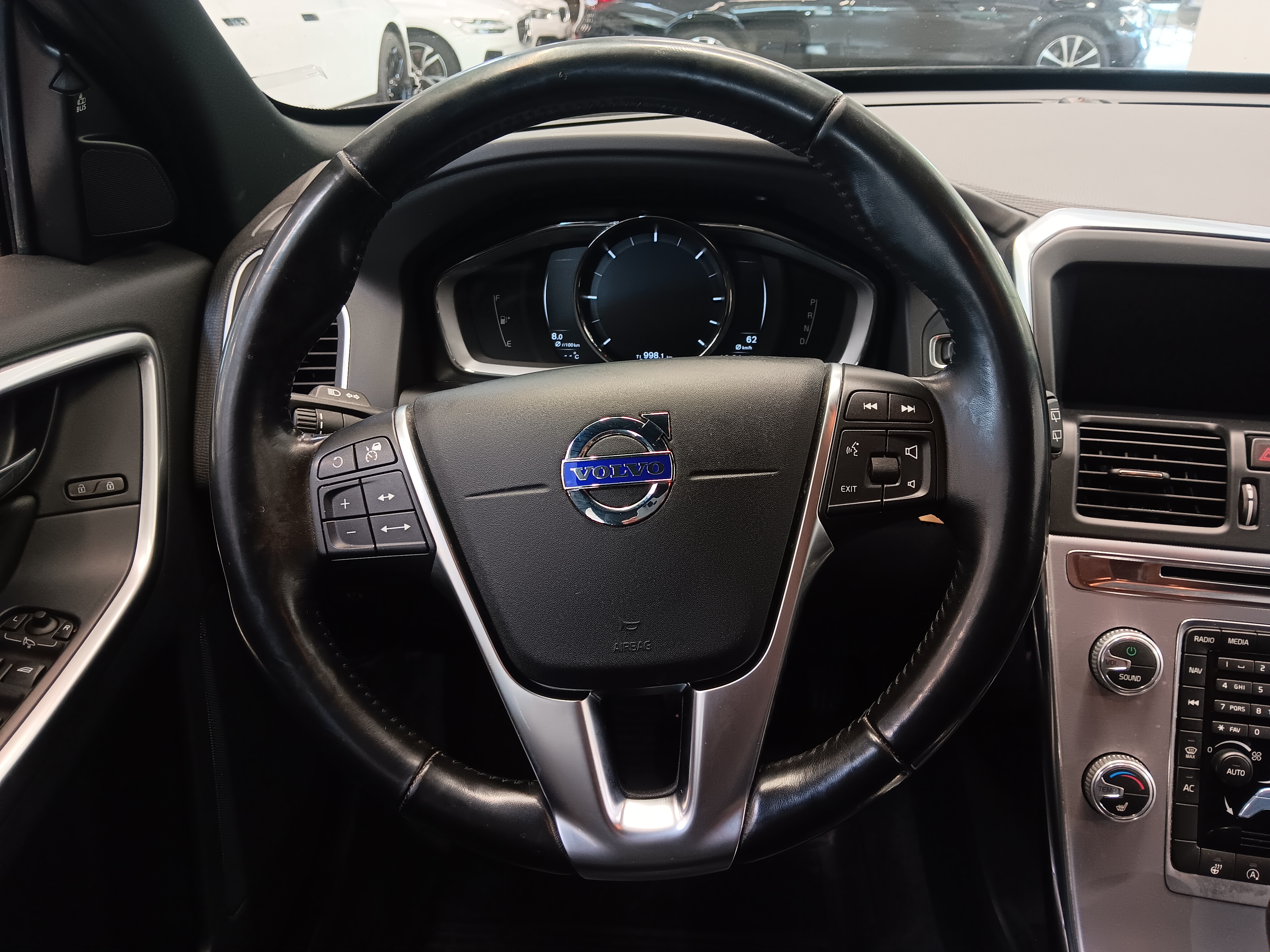 VOLVO XC60 2017
