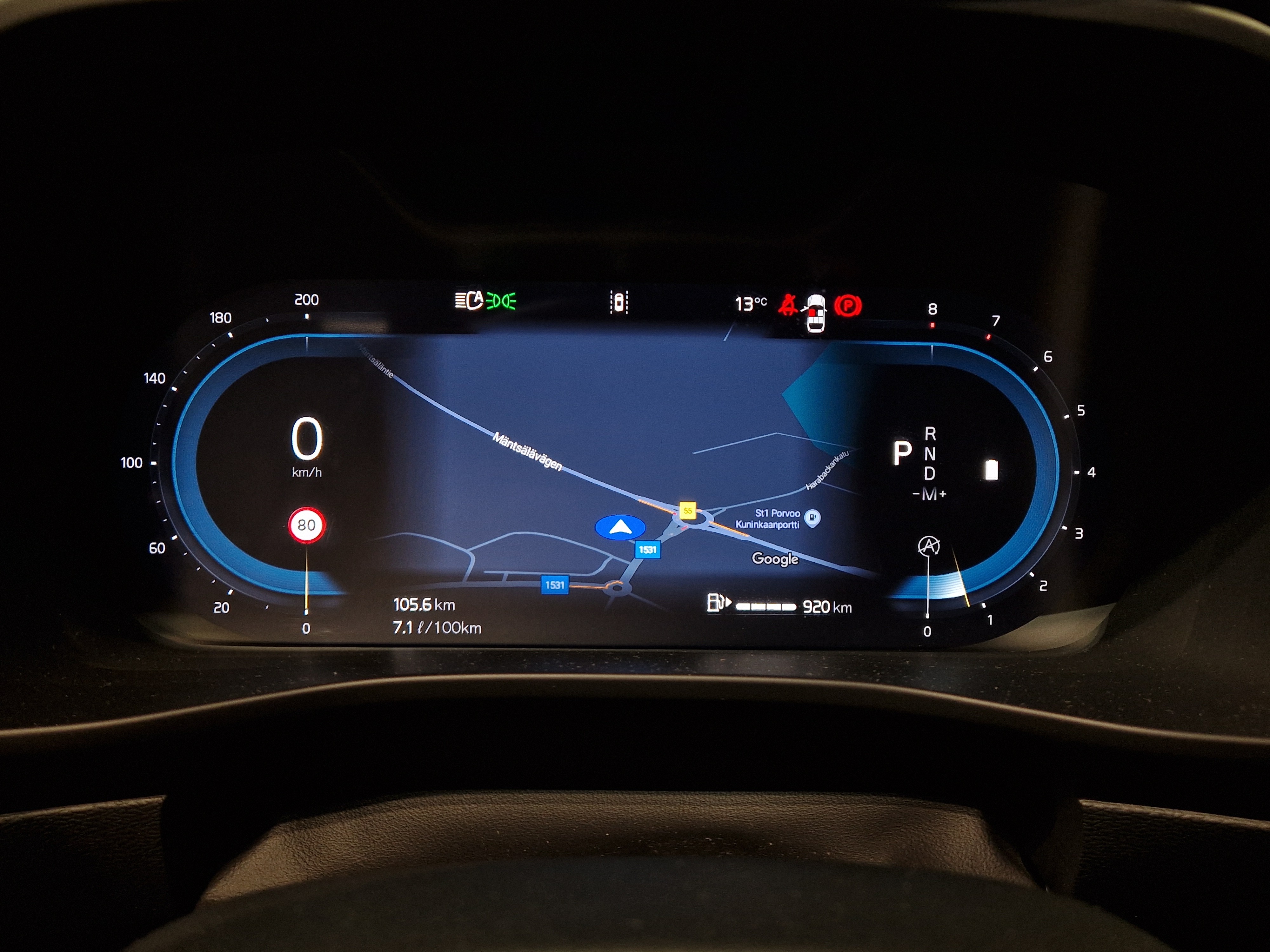 VOLVO XC40 2025