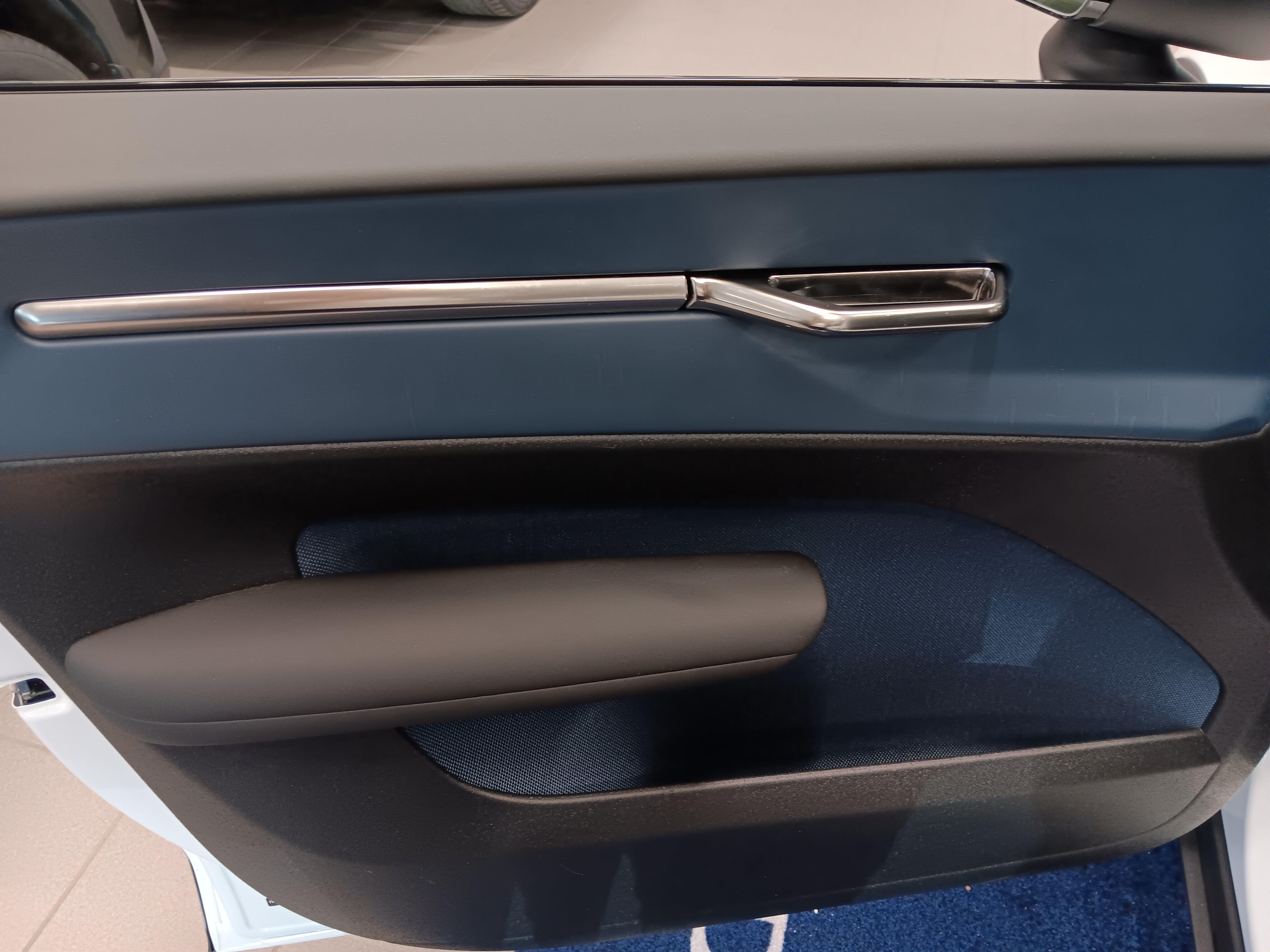 VOLVO EX30 Cross Country 2025