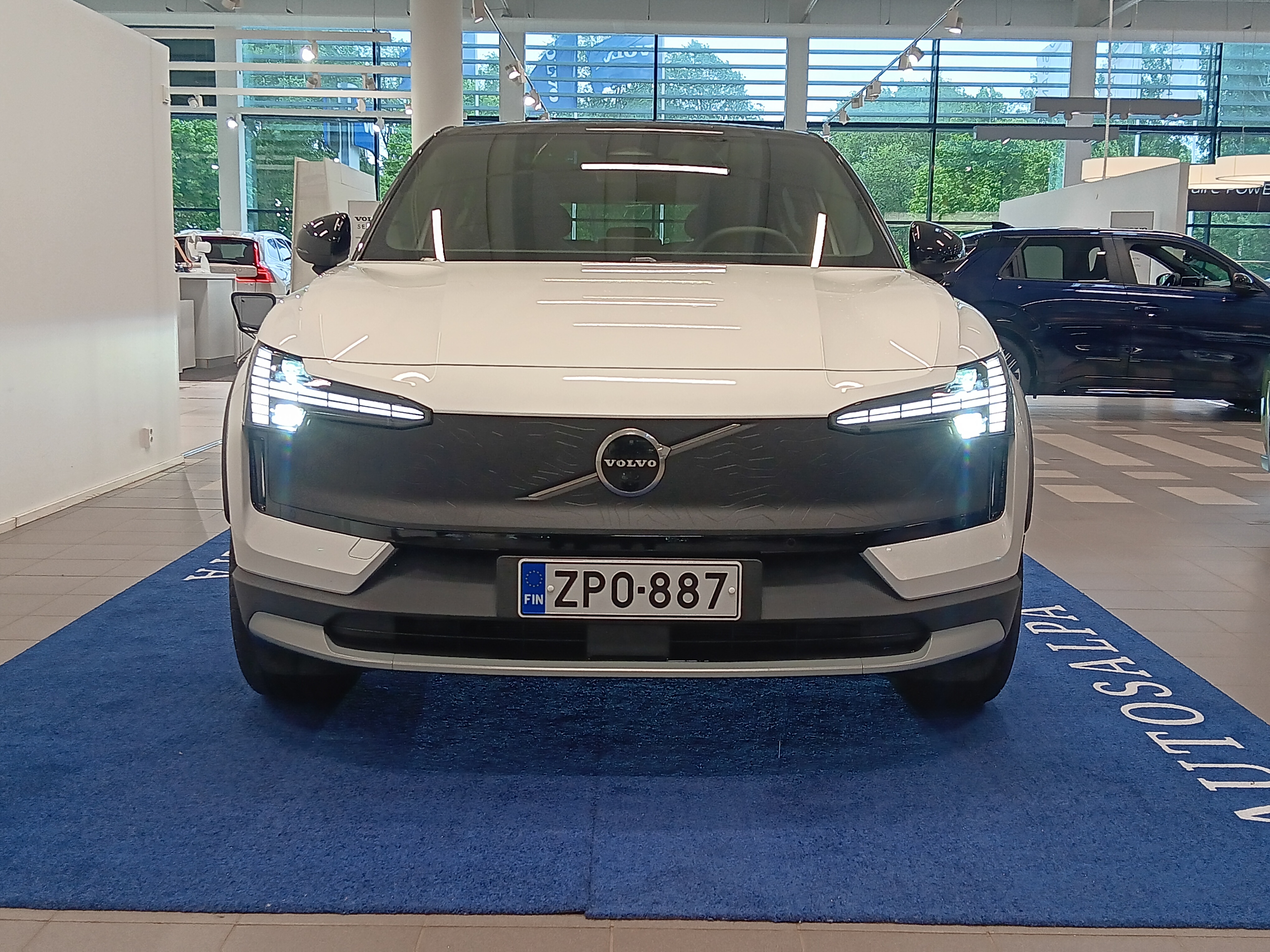 VOLVO EX30 Cross Country 2025