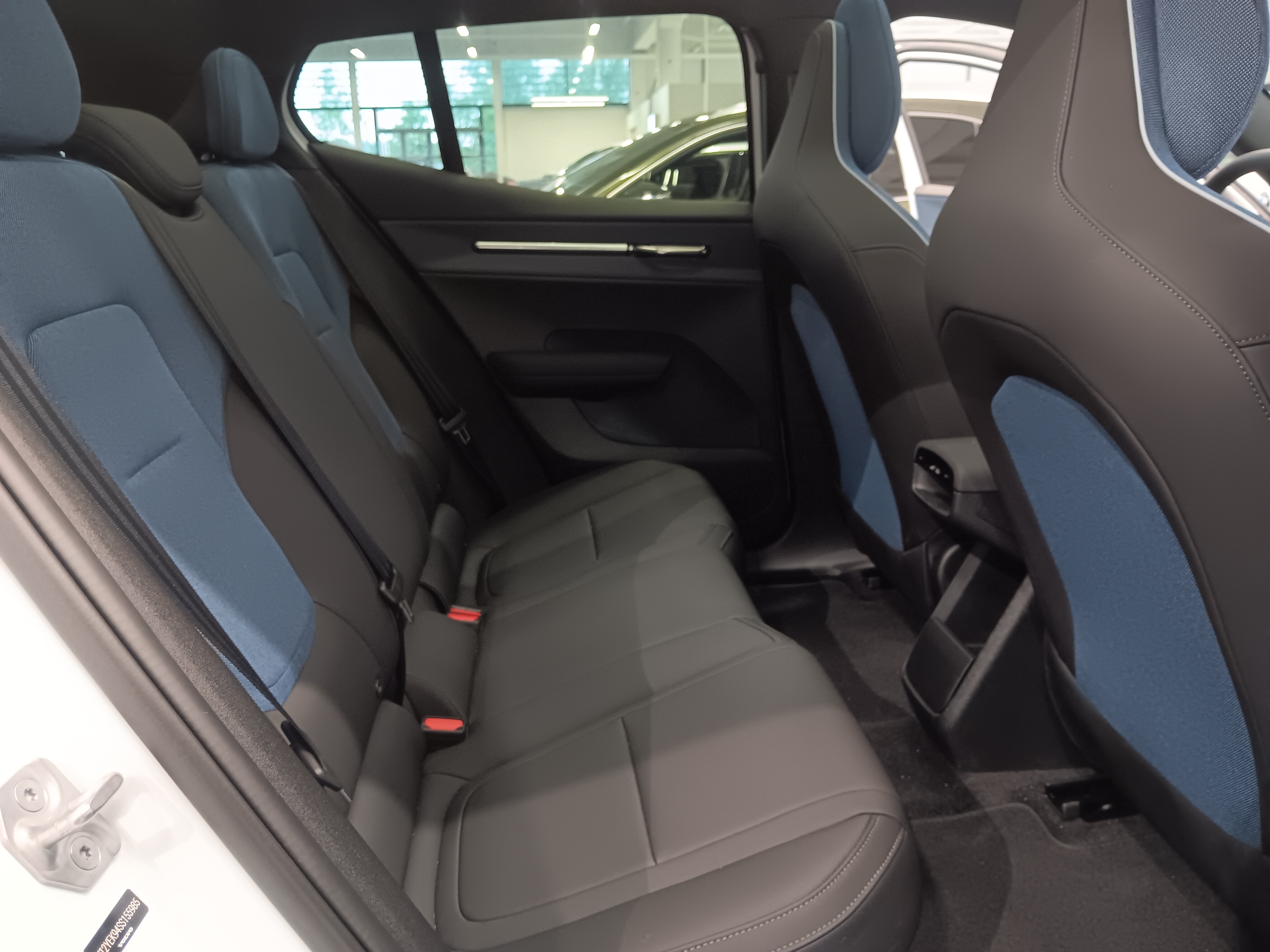 VOLVO EX30 Cross Country 2025