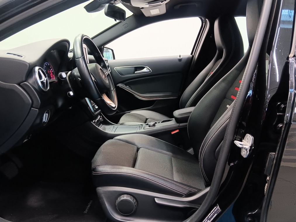 MERCEDES-BENZ A 2017