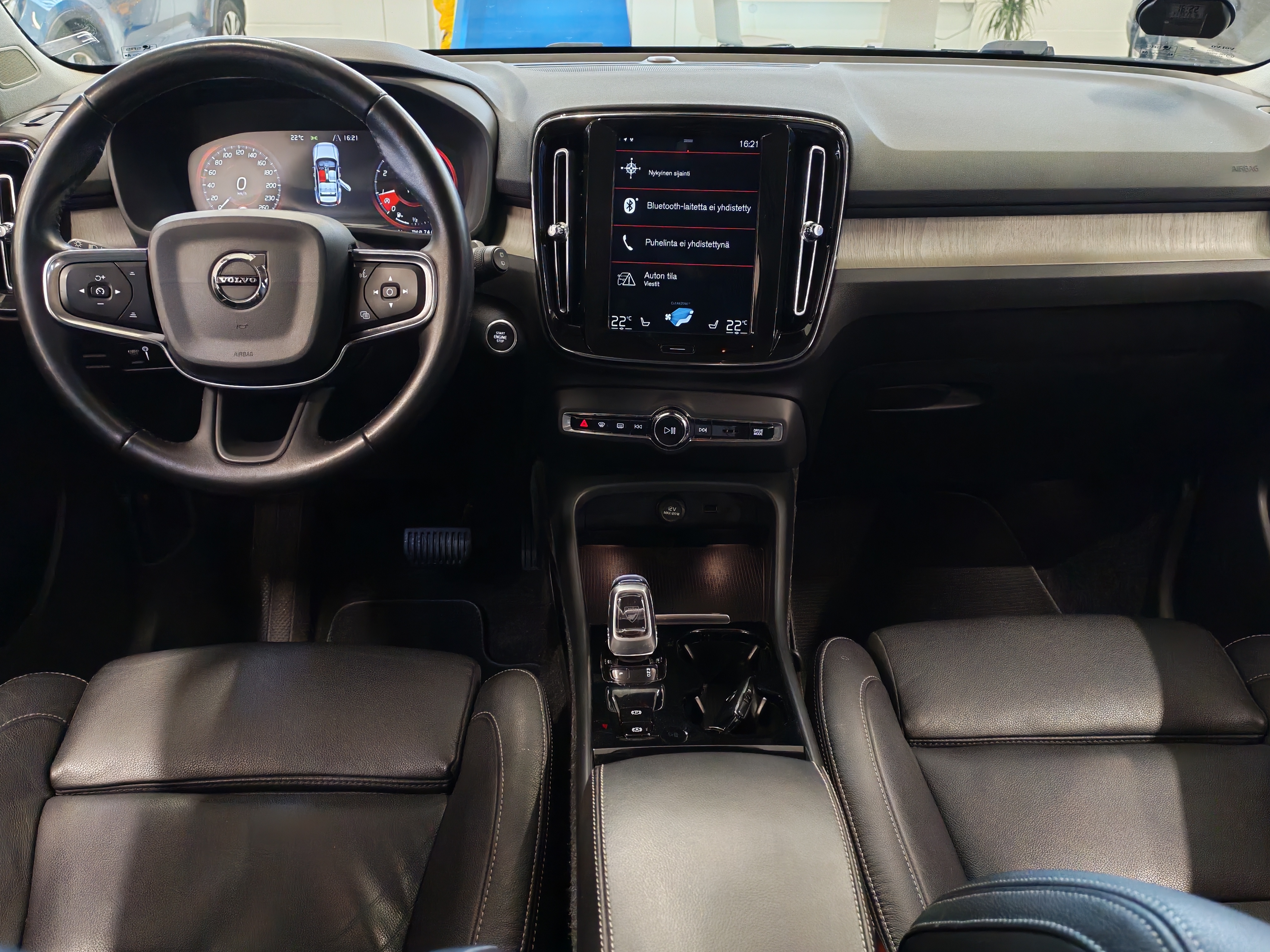 VOLVO XC40 2020