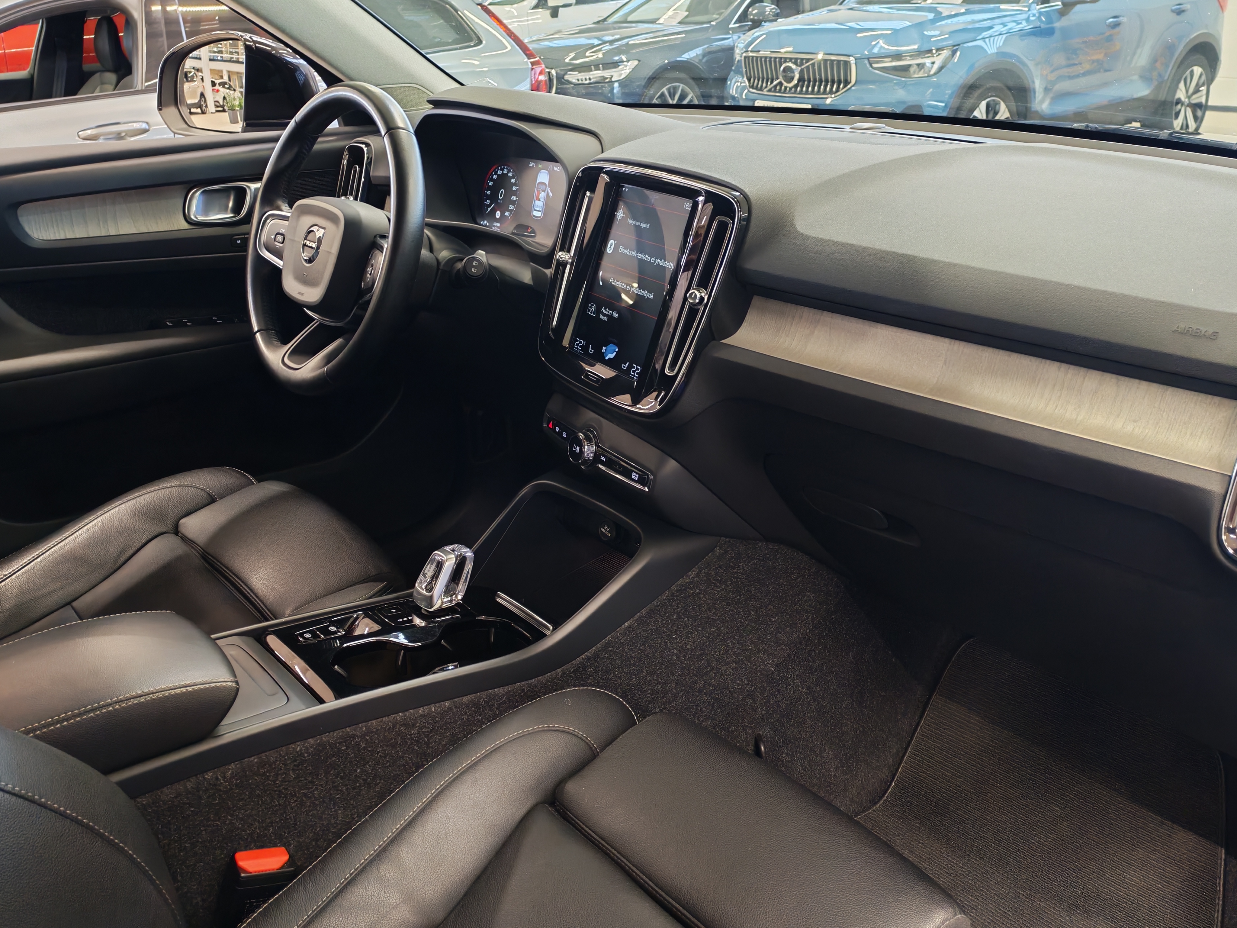 VOLVO XC40 2020