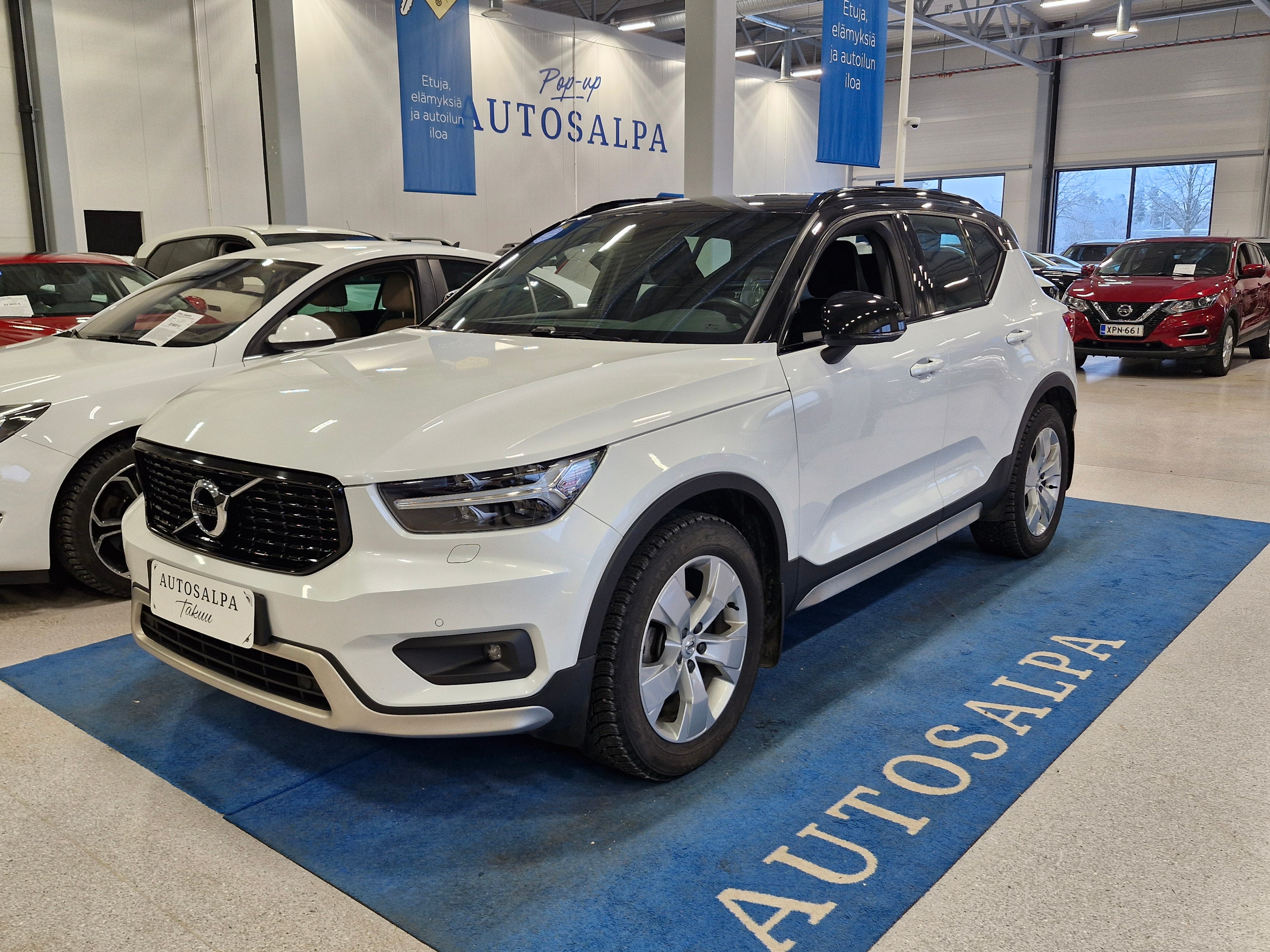VOLVO XC40 2021