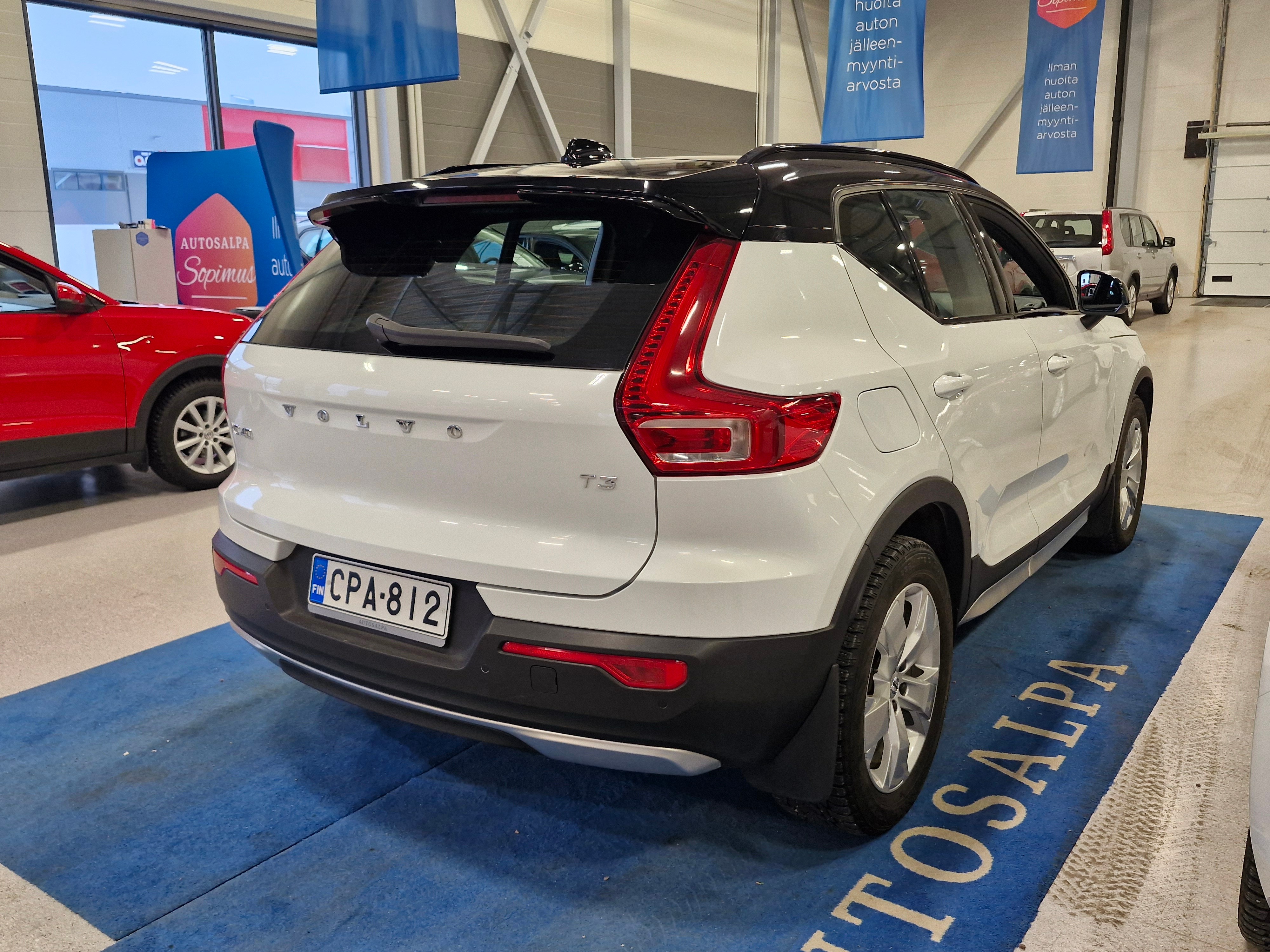 VOLVO XC40 2021