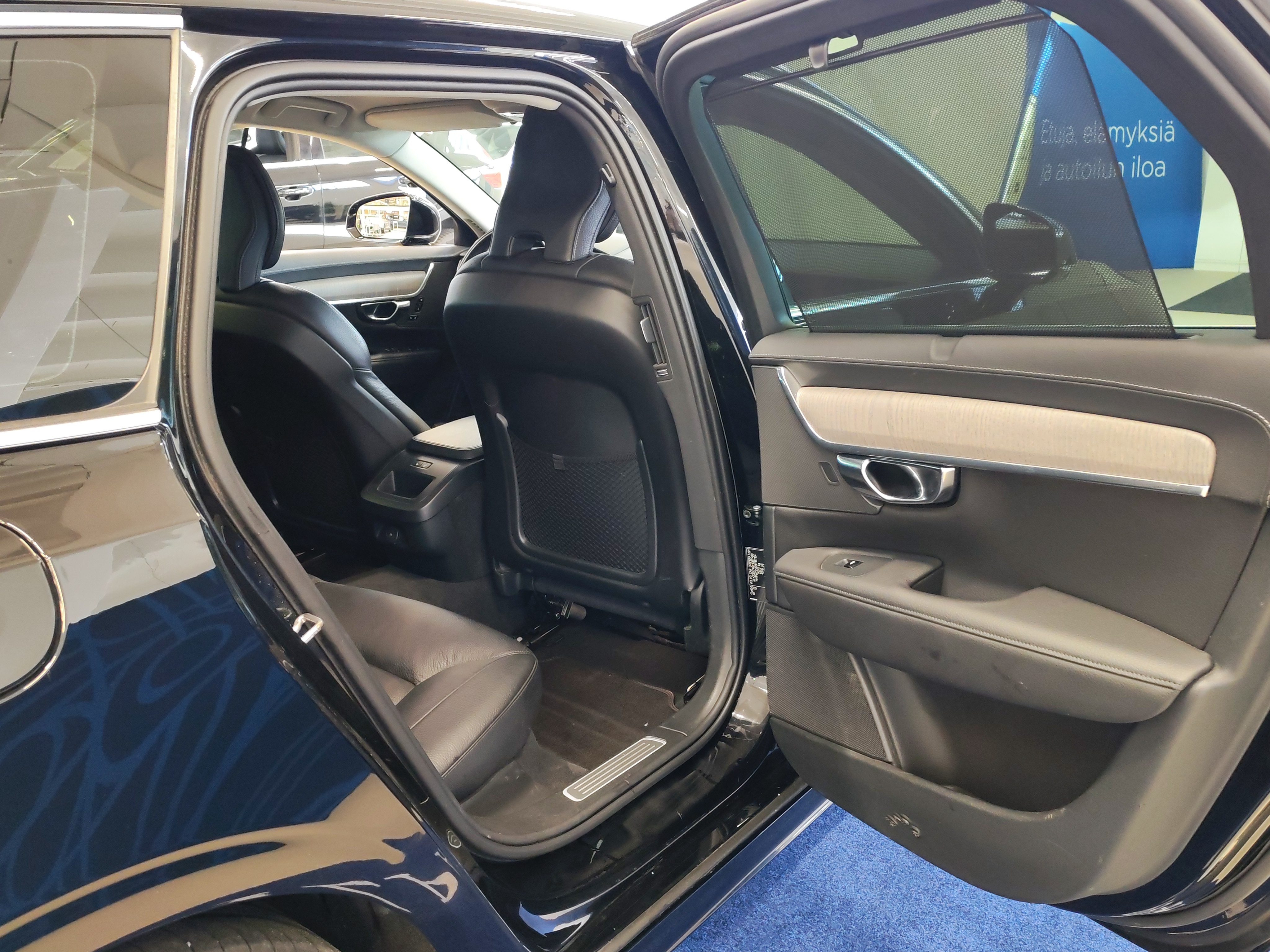 VOLVO V90 2021