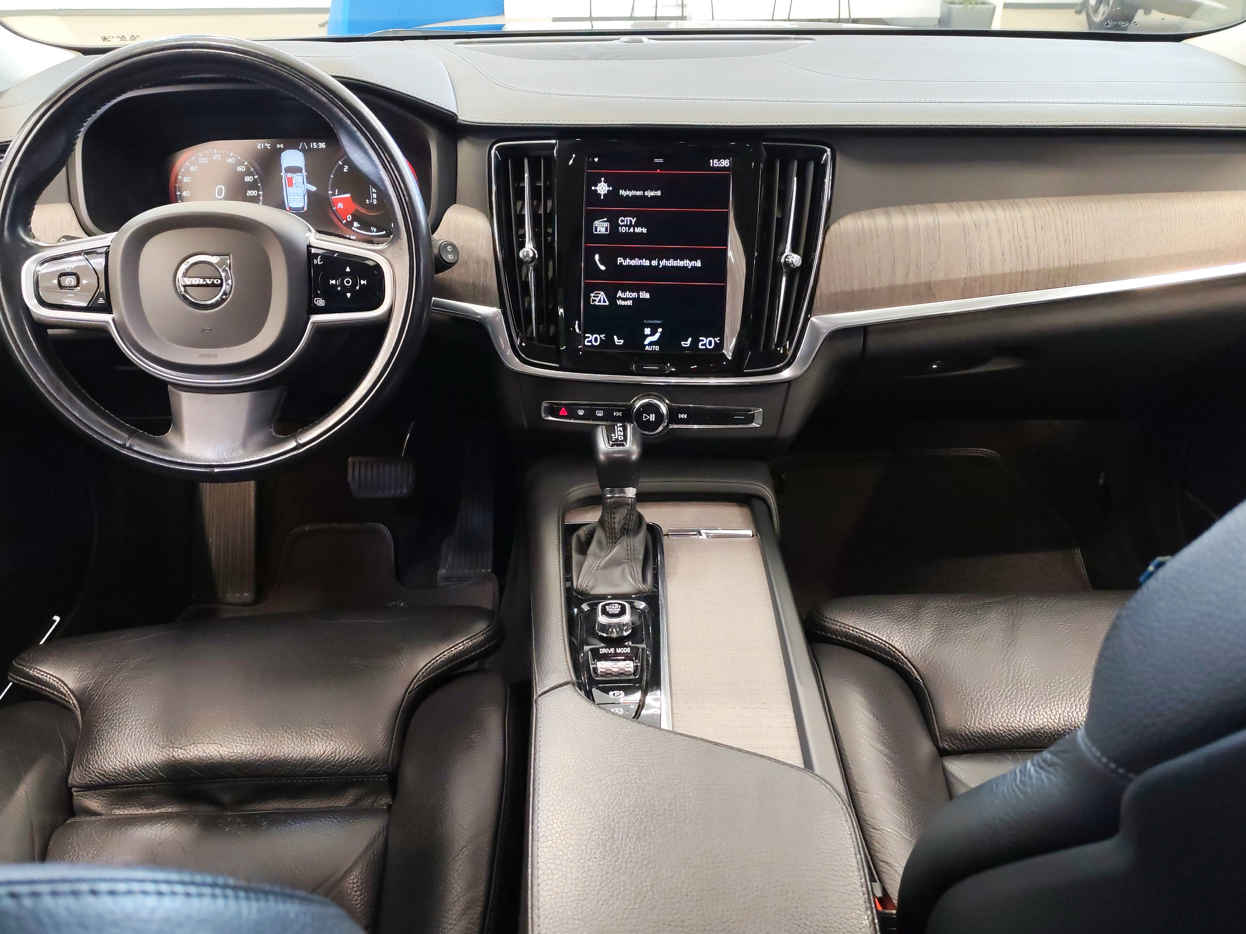 VOLVO V90 2021