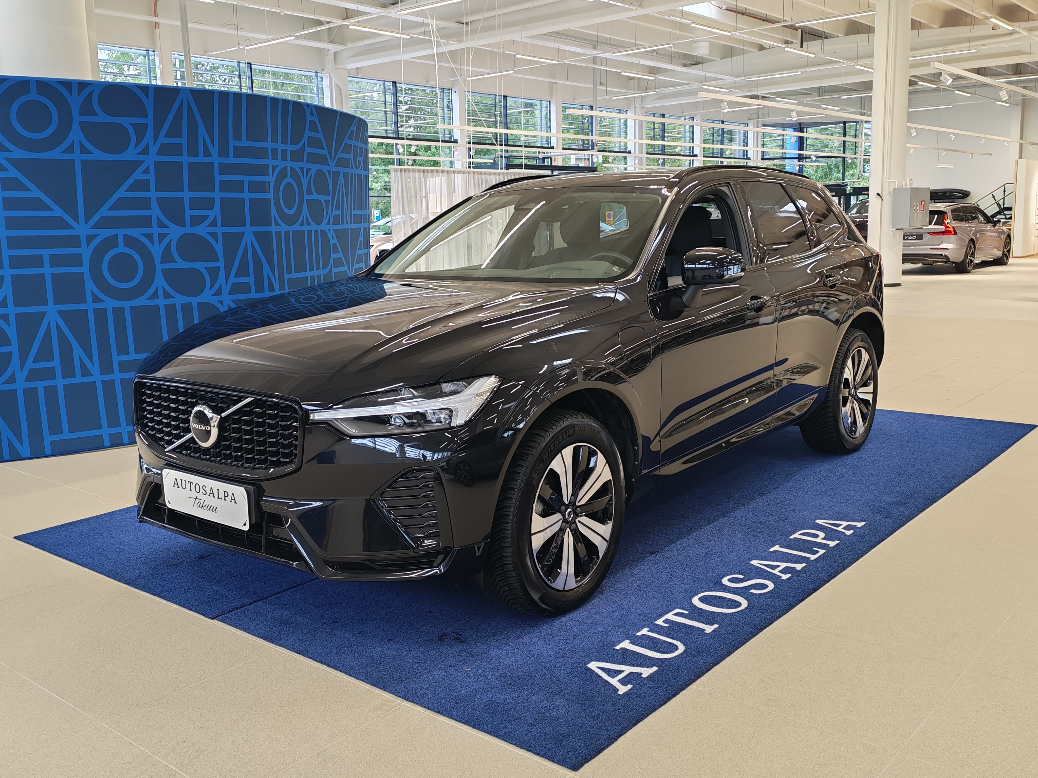 VOLVO XC60 2023