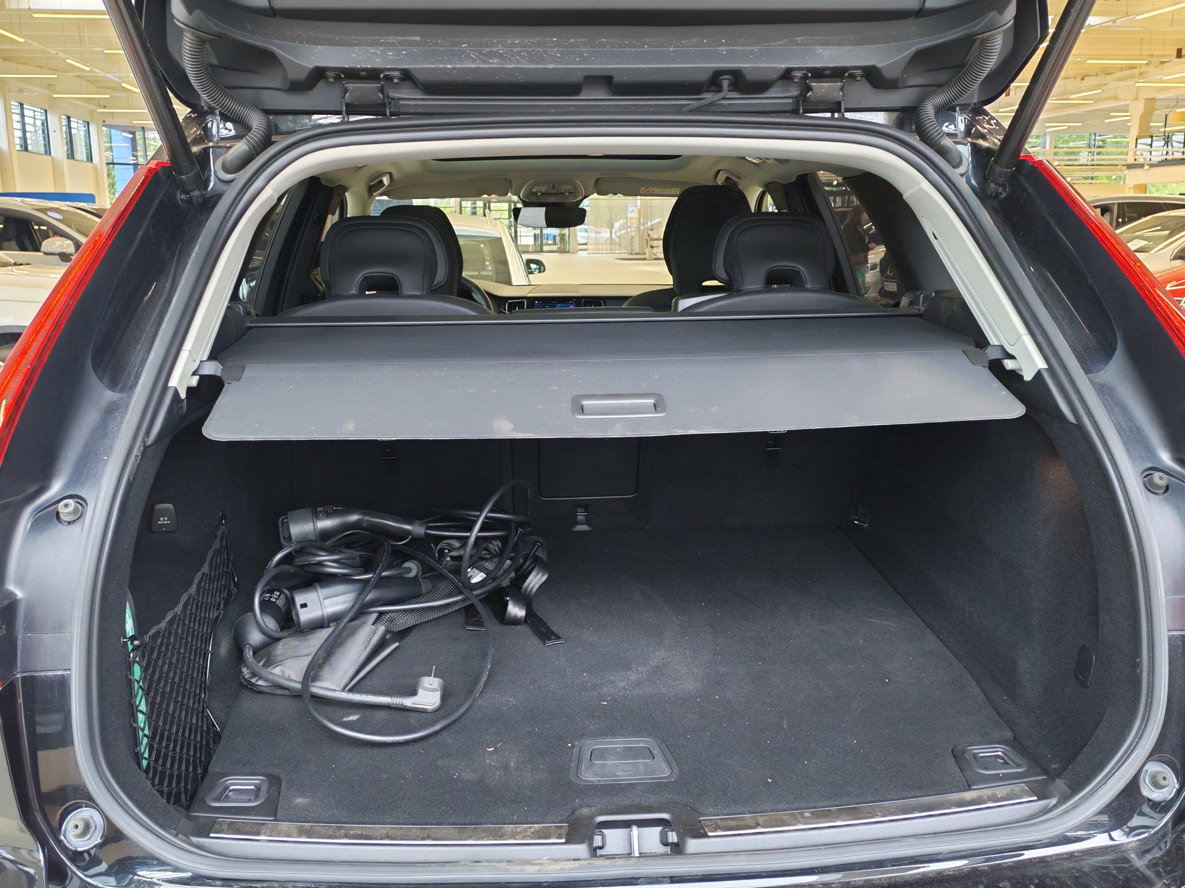 VOLVO XC60 2023