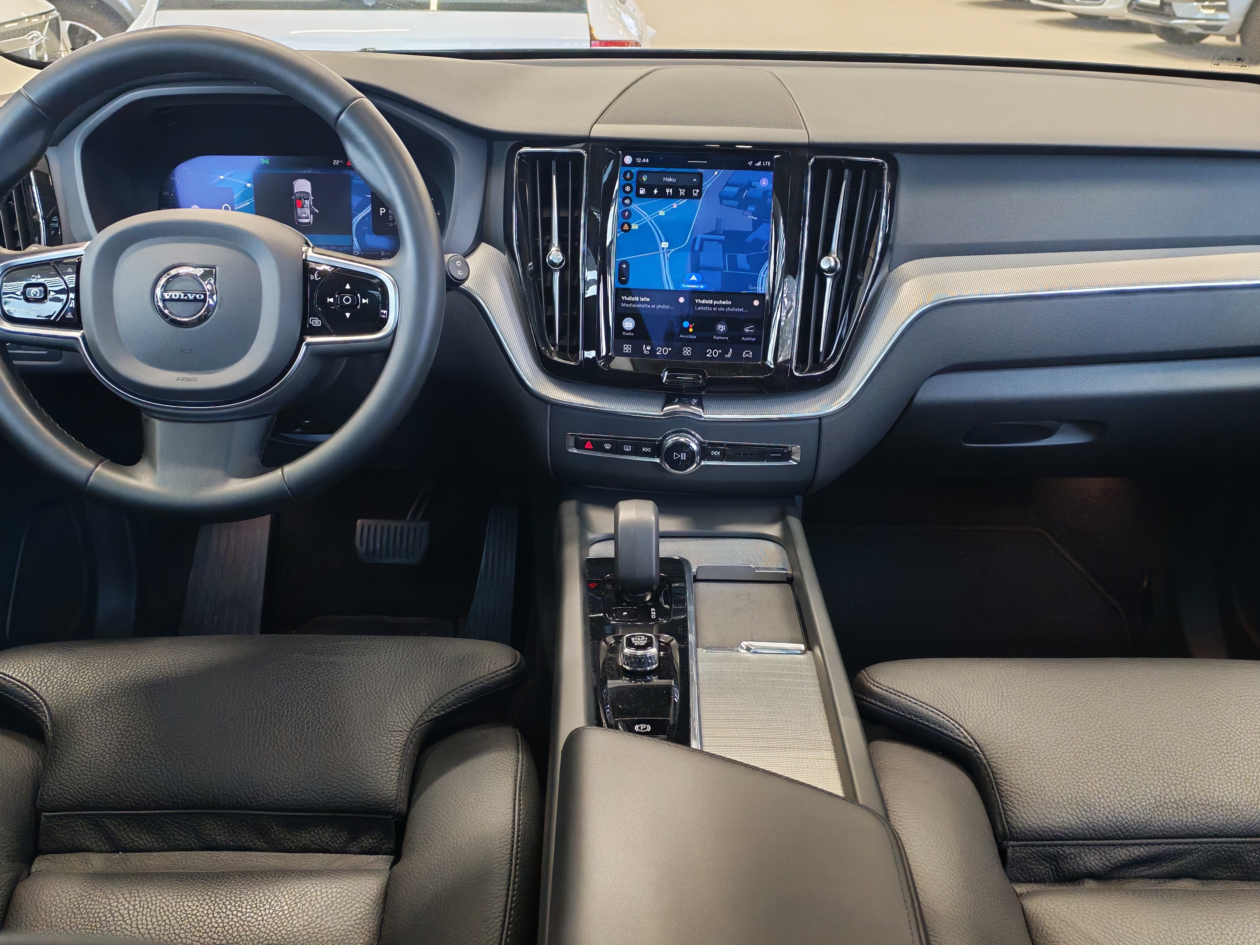 VOLVO XC60 2023