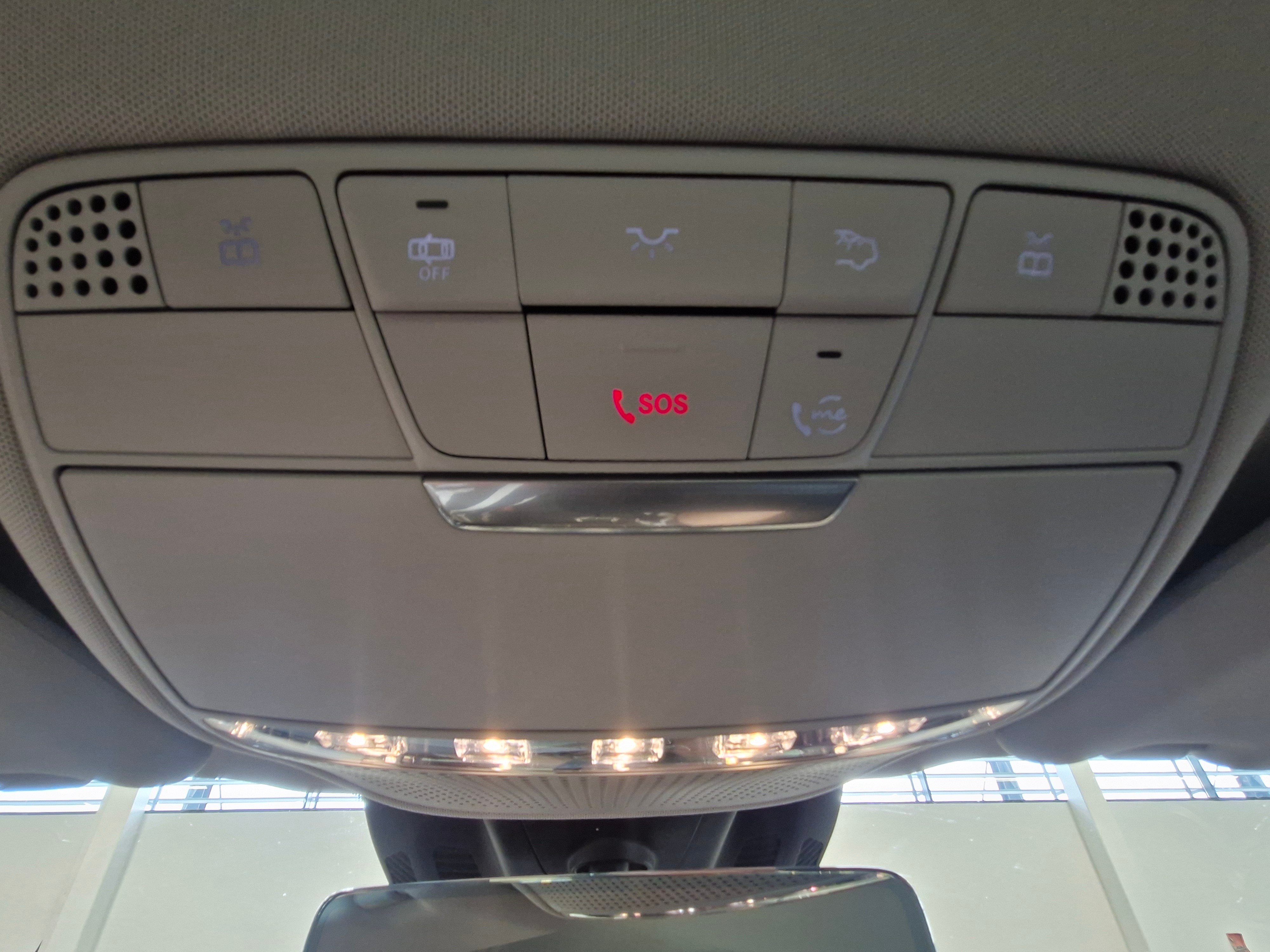 MERCEDES-BENZ E 2022