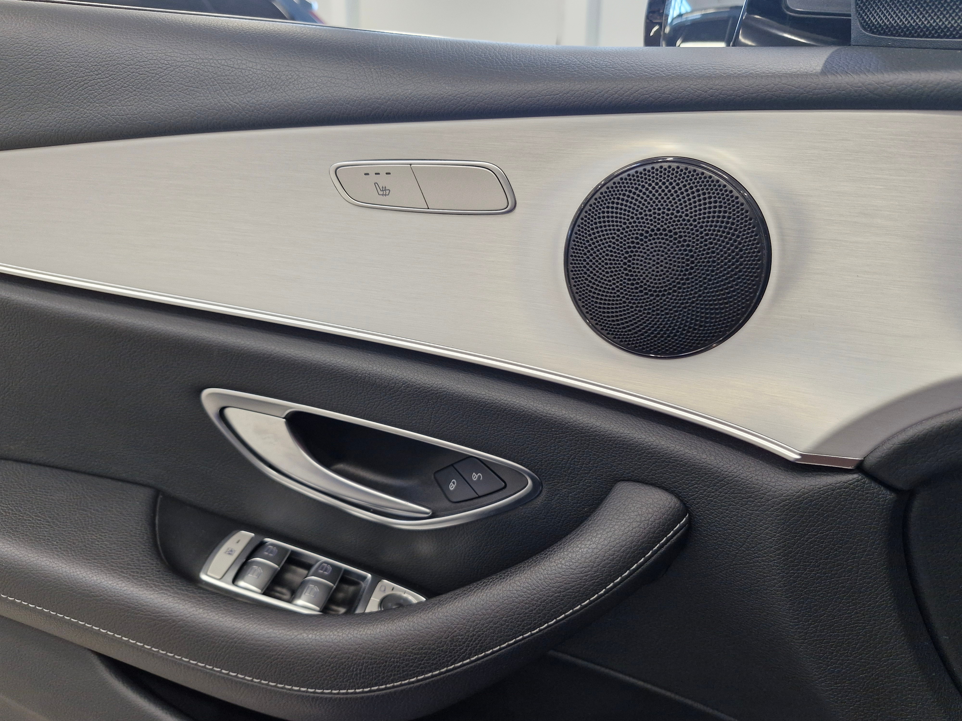MERCEDES-BENZ E 2022