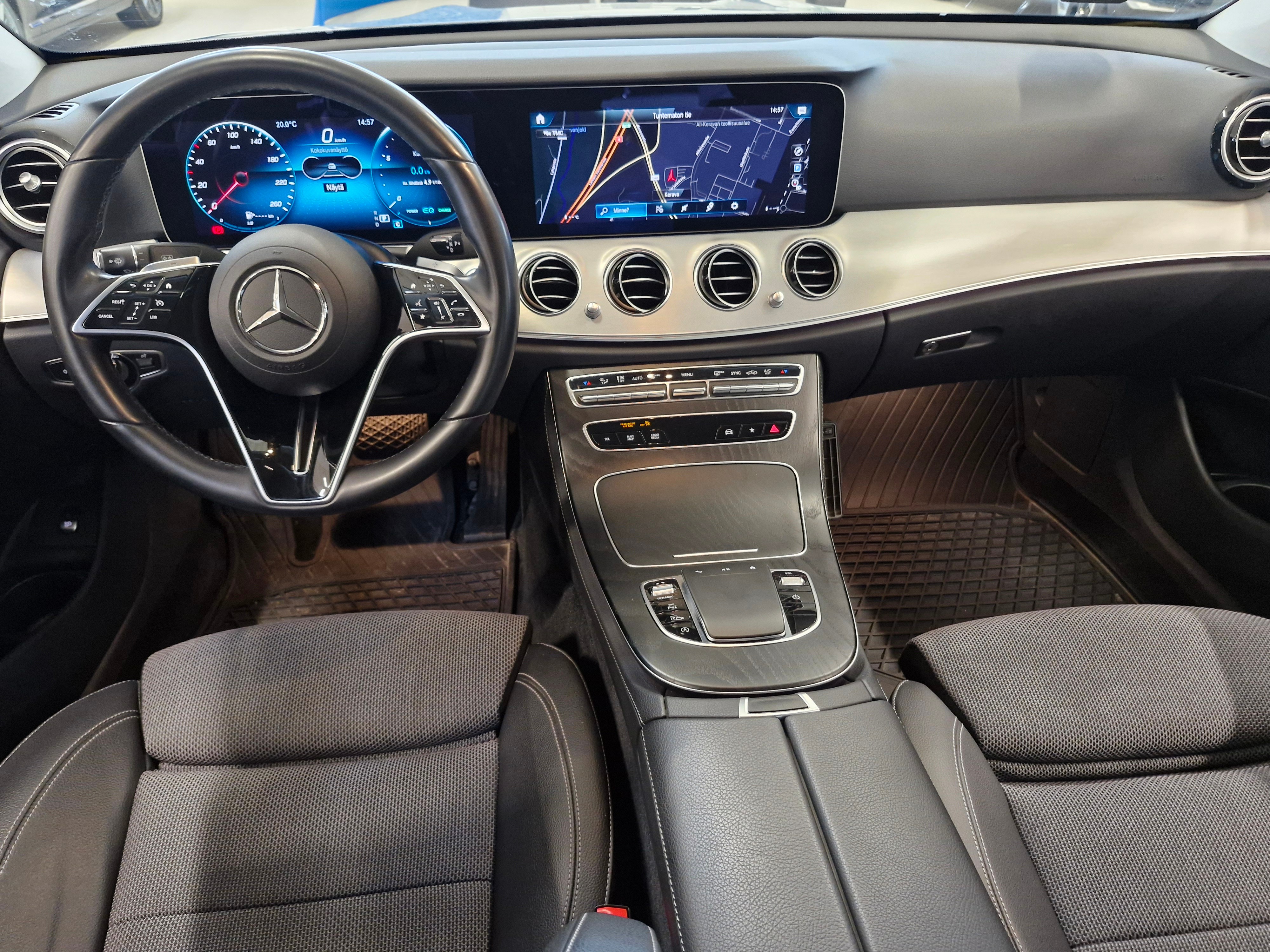 MERCEDES-BENZ E 2022