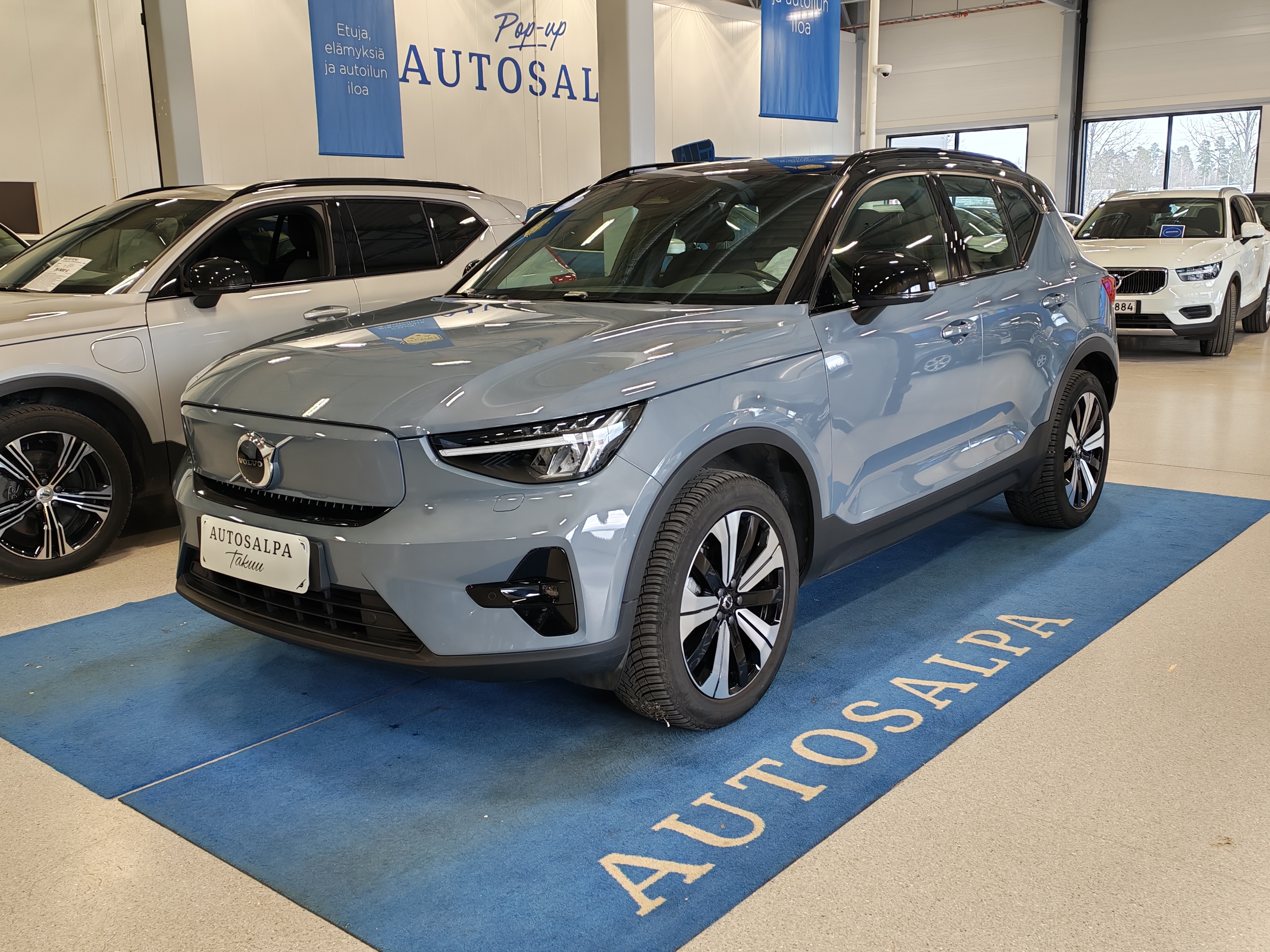 VOLVO XC40 2023