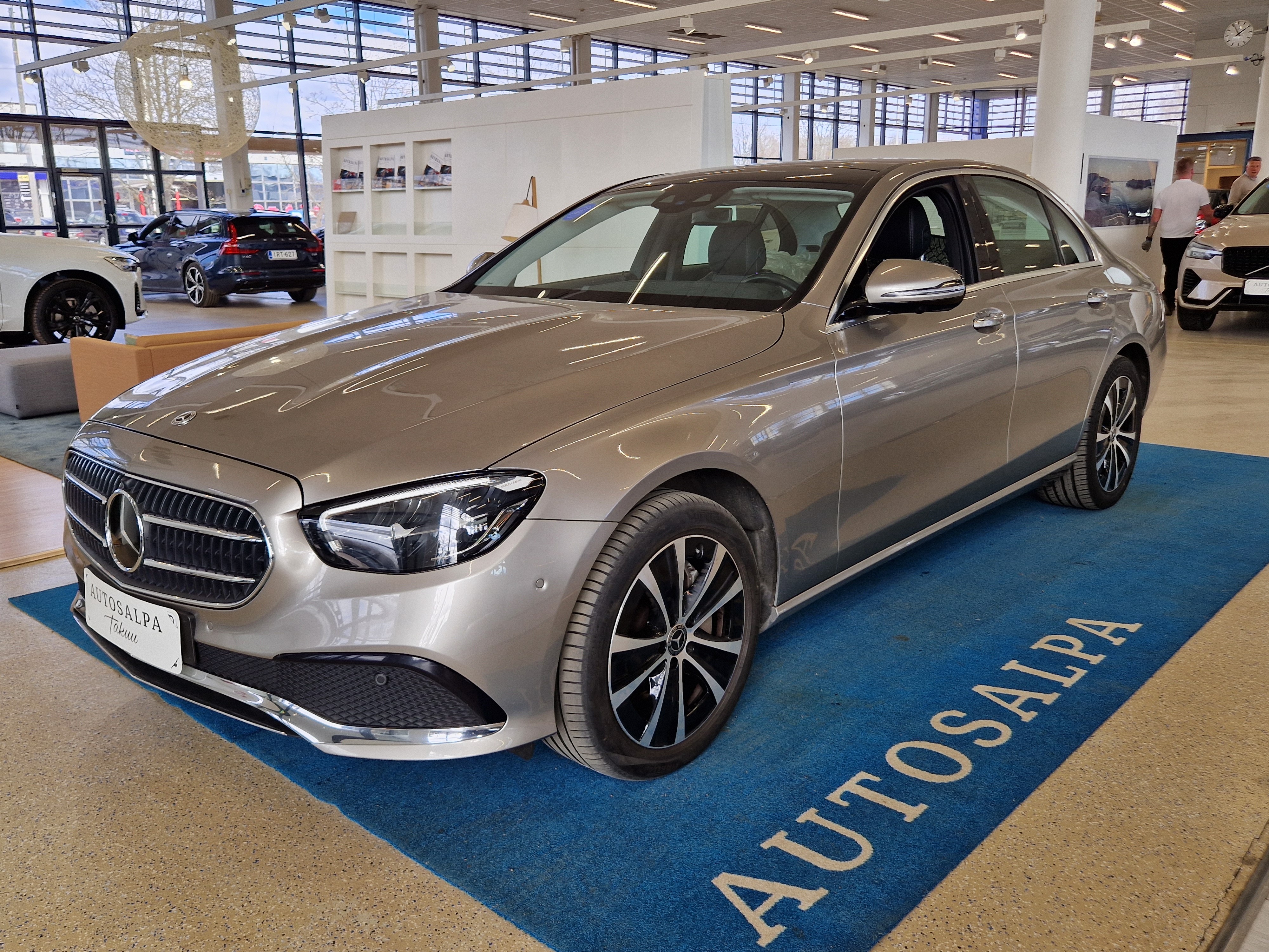 MERCEDES-BENZ E 2023
