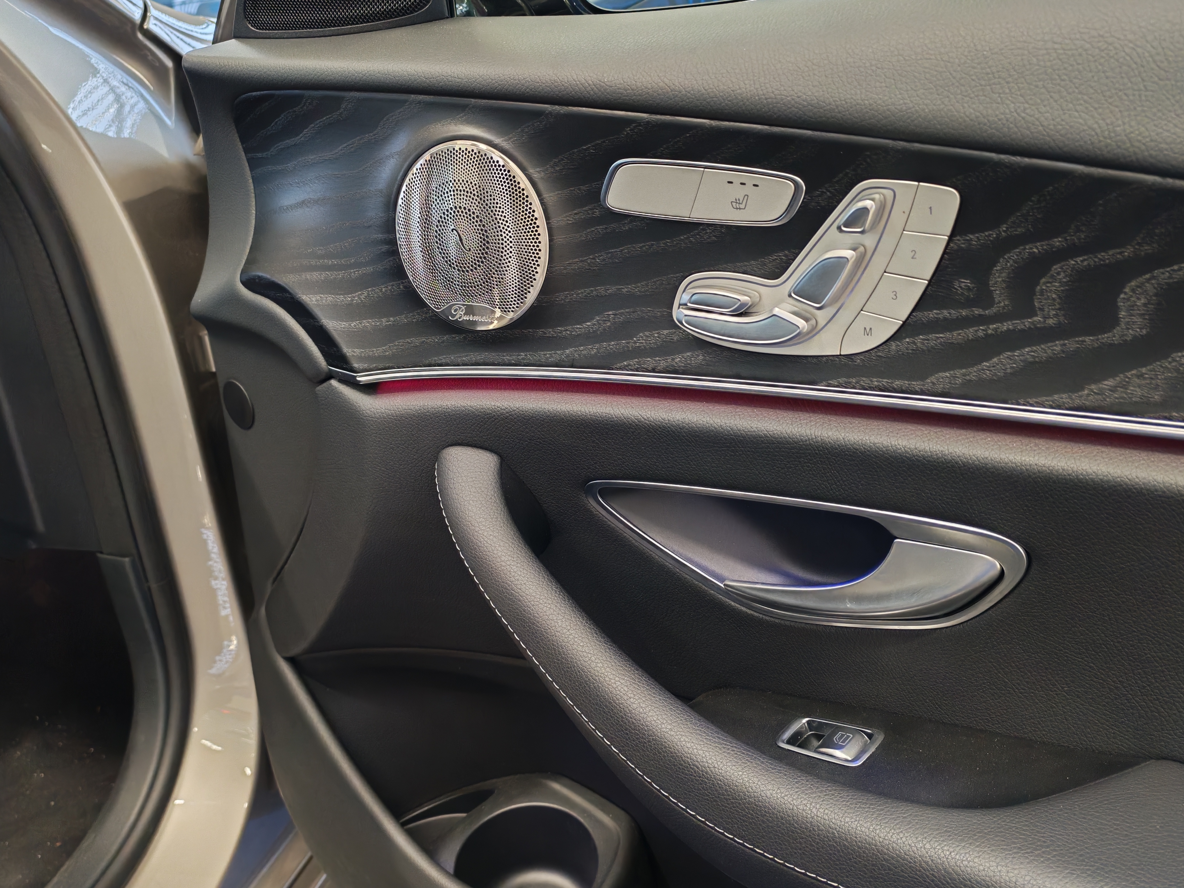 MERCEDES-BENZ E 2023