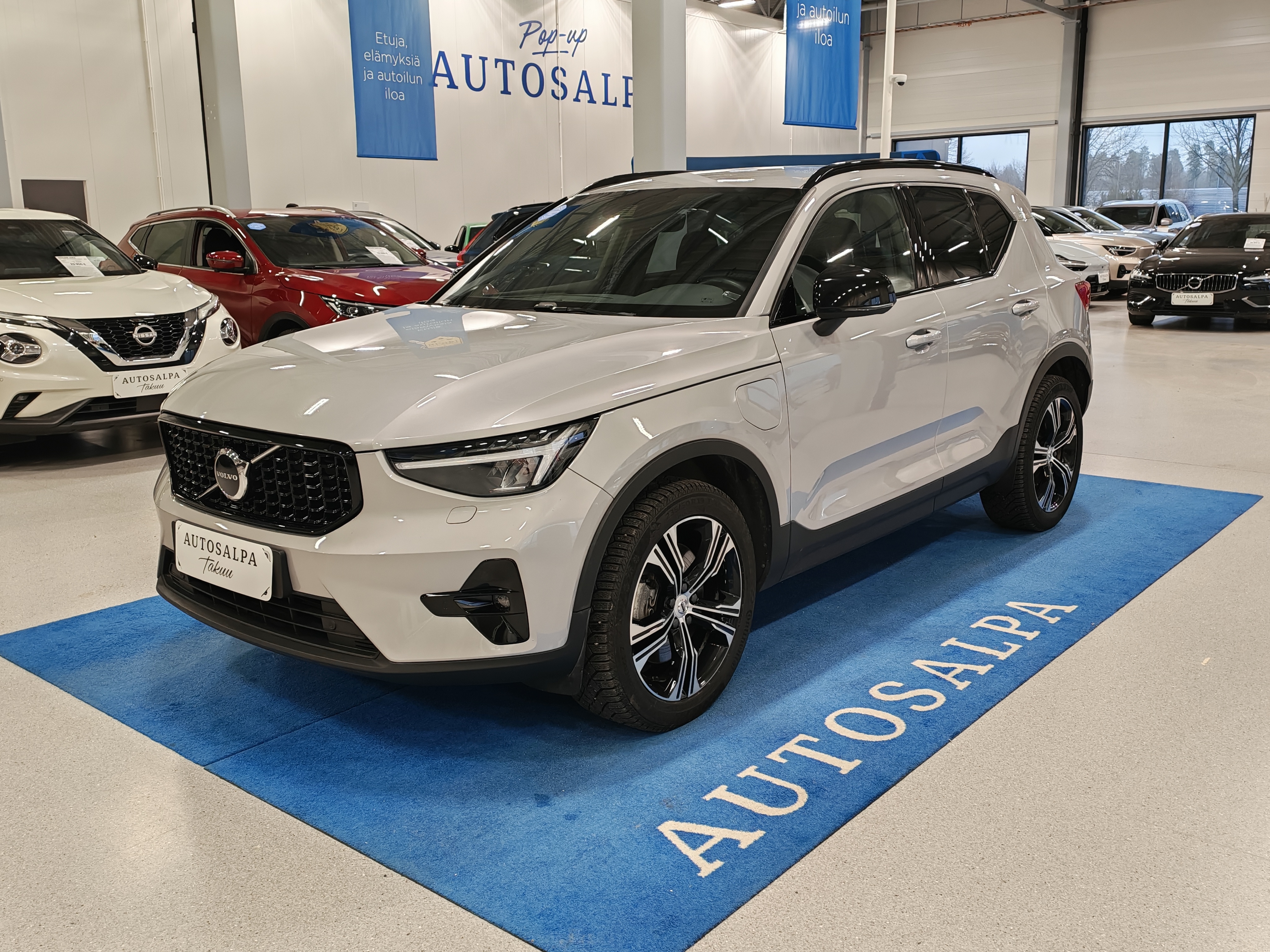 VOLVO XC40 2024