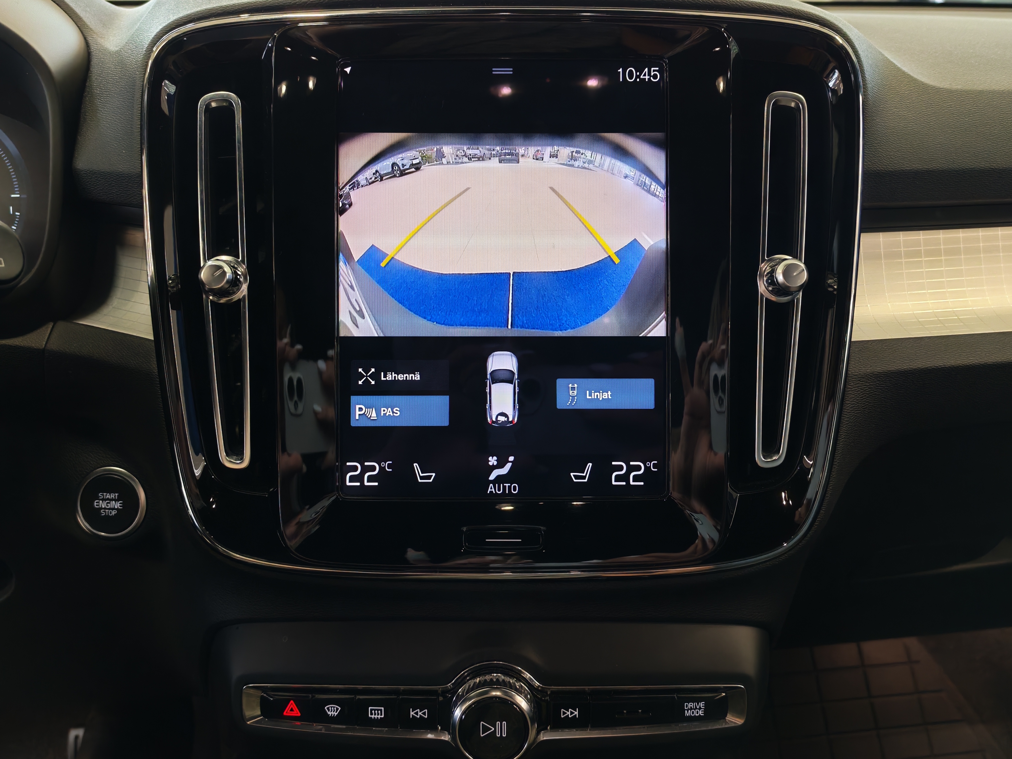 VOLVO XC40 2024