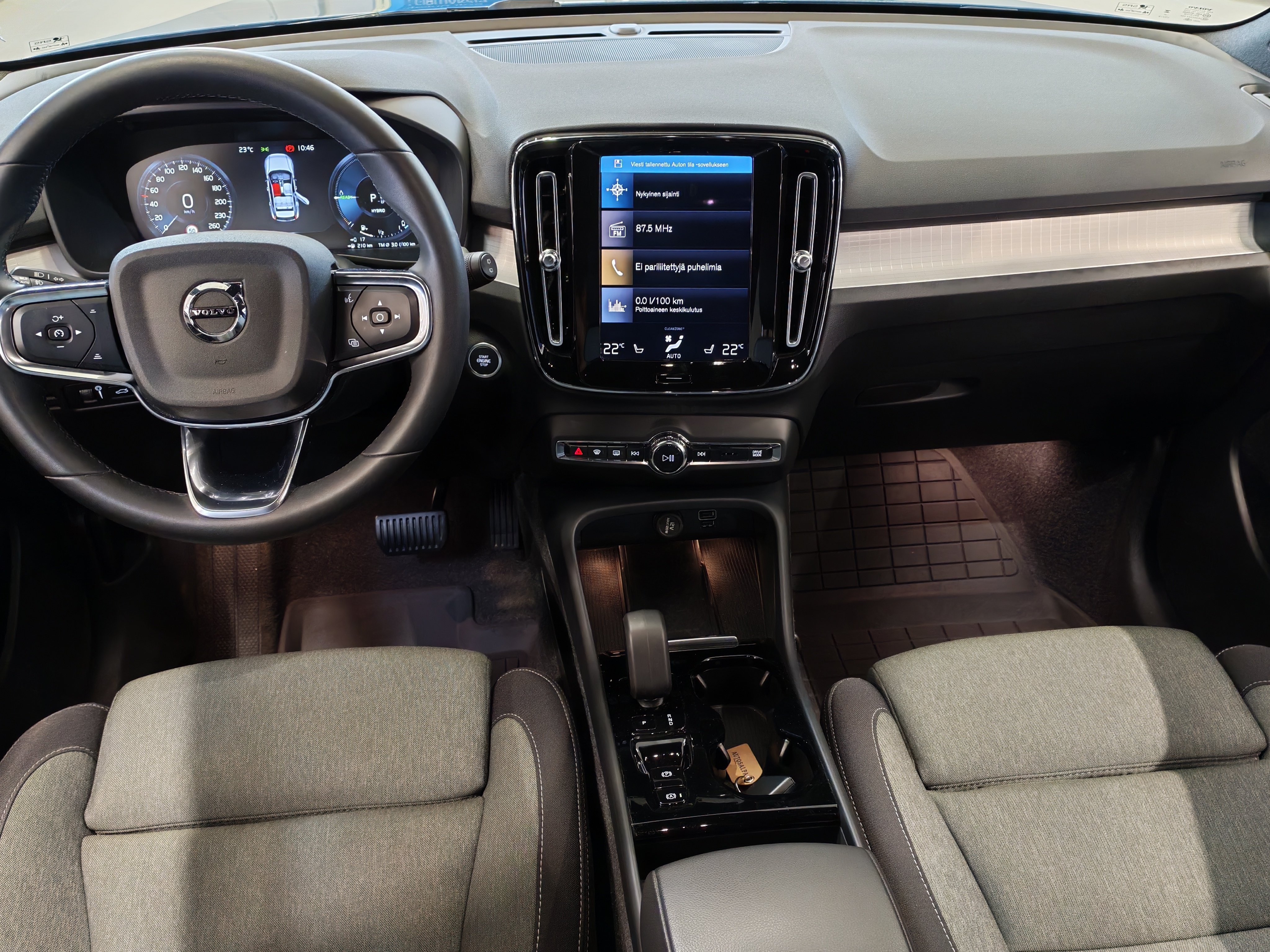 VOLVO XC40 2024