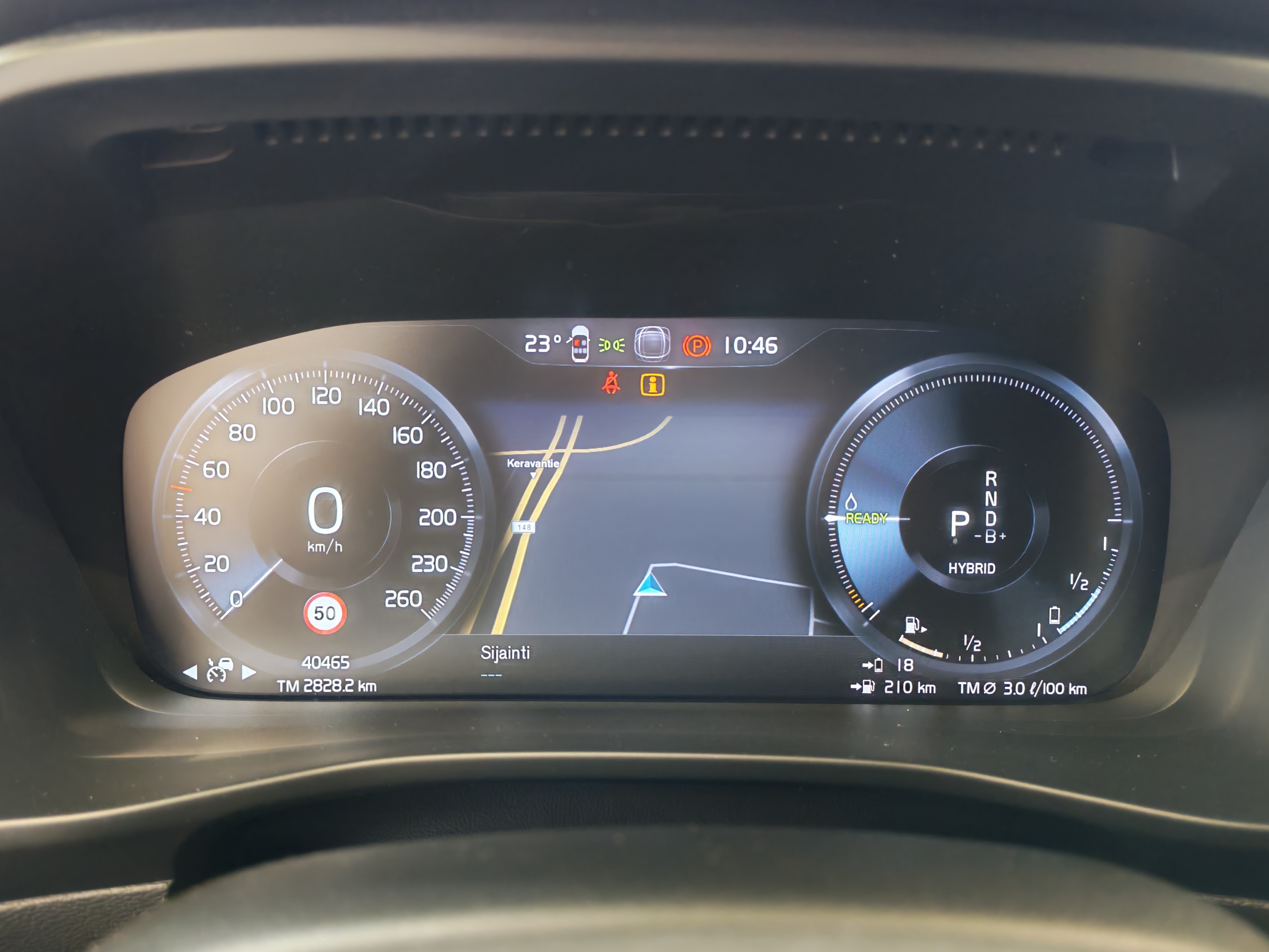 VOLVO XC40 2024