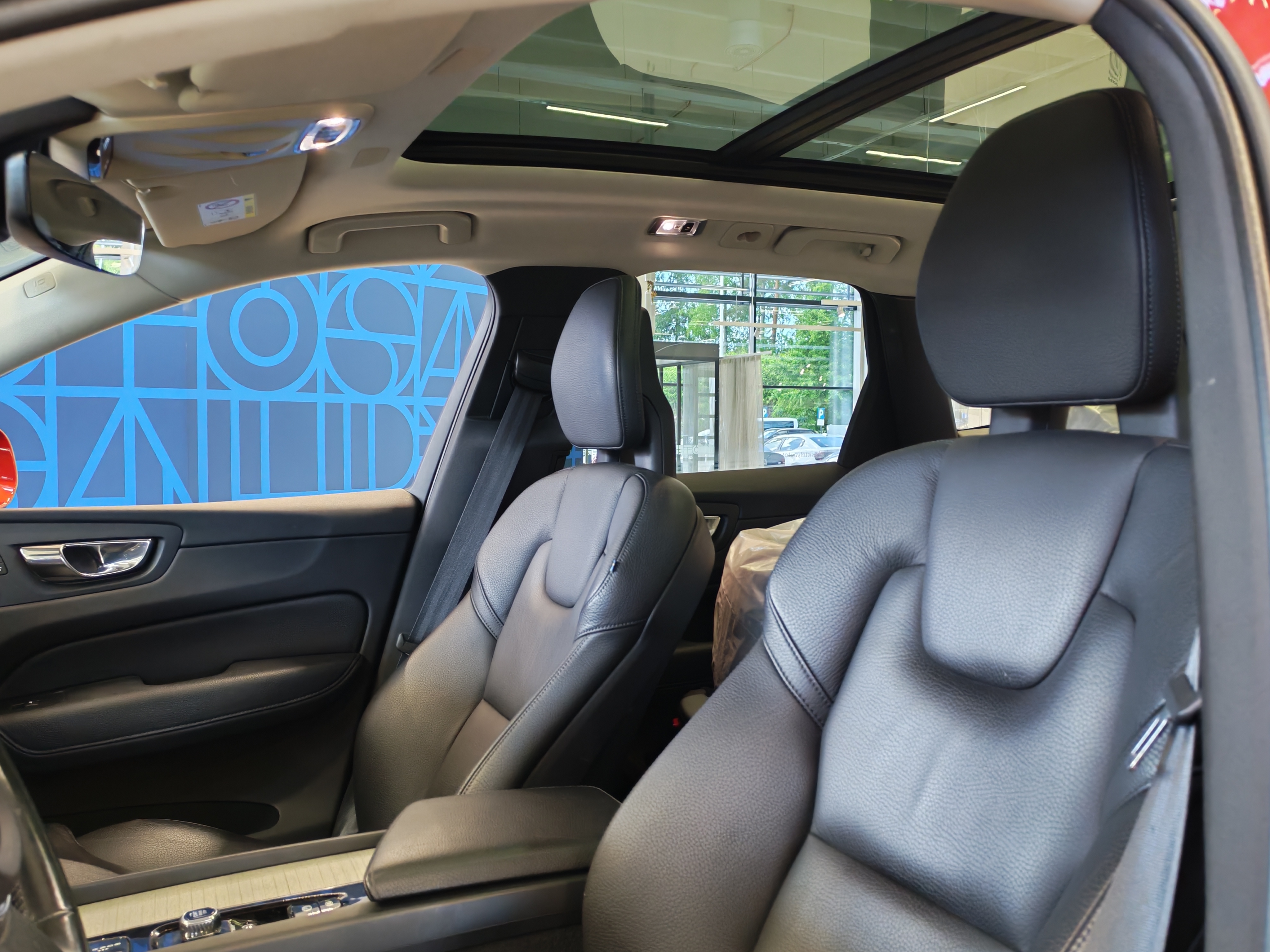 VOLVO XC60 2018