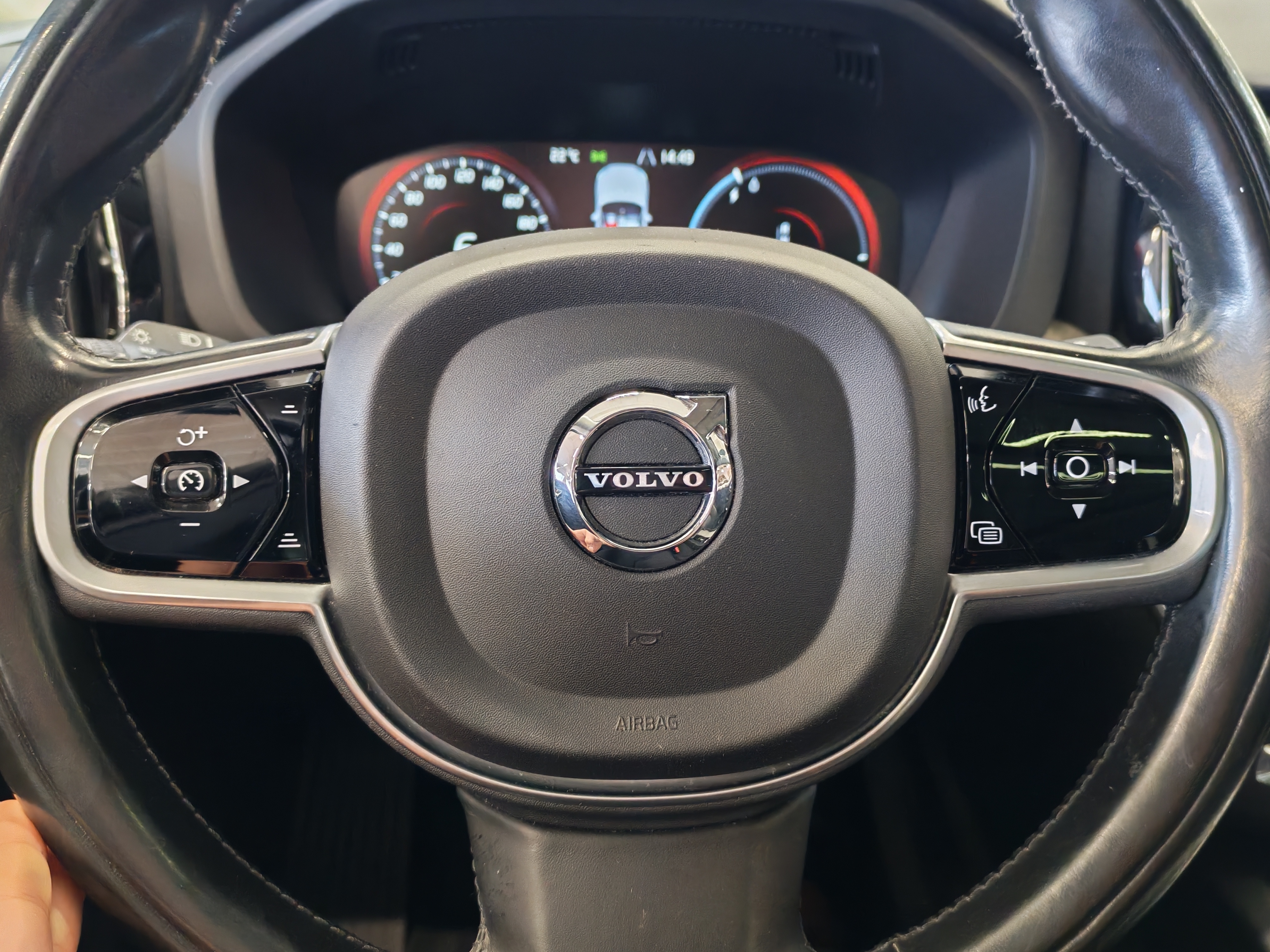 VOLVO XC60 2018
