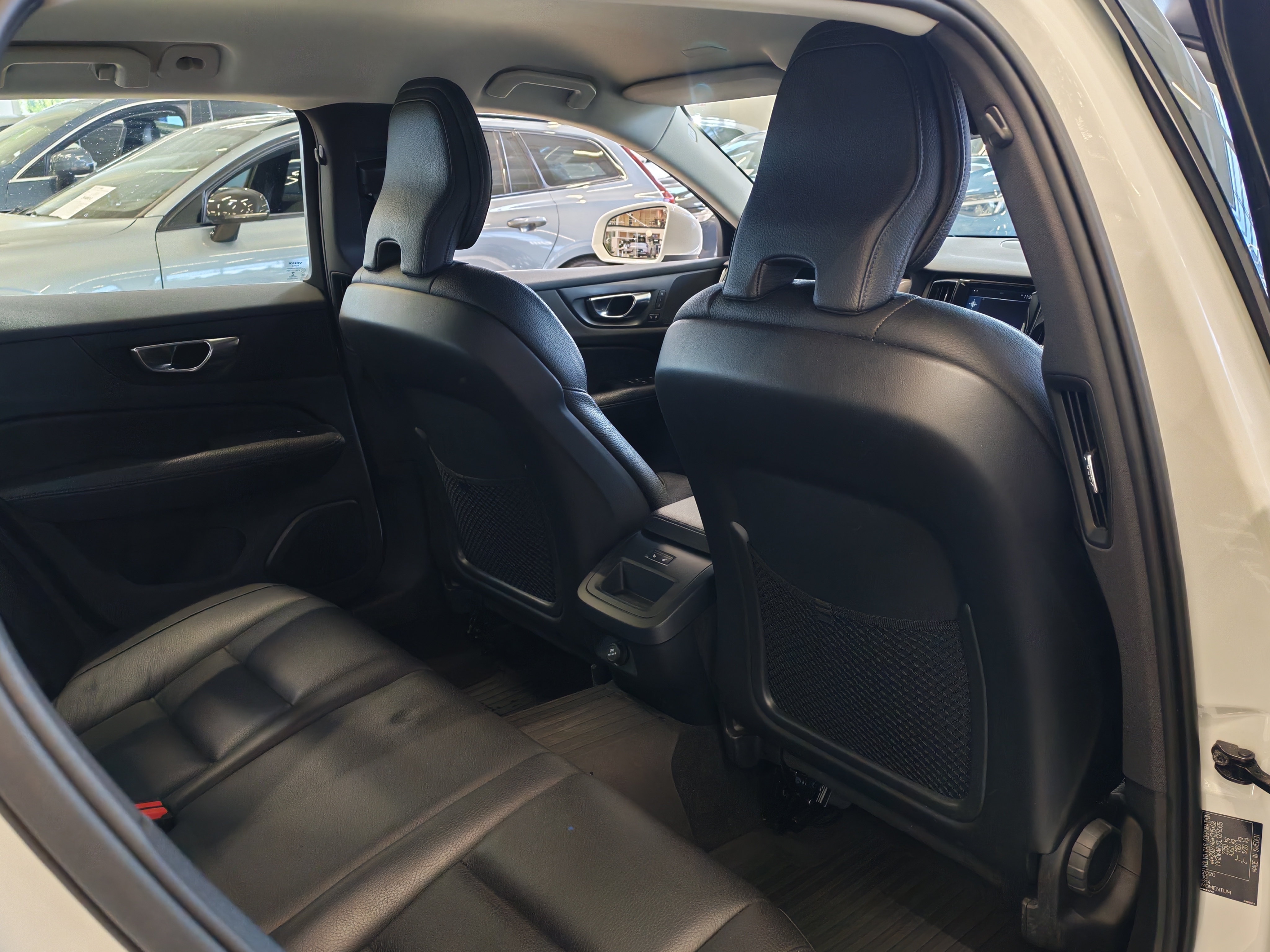 VOLVO V60 2020