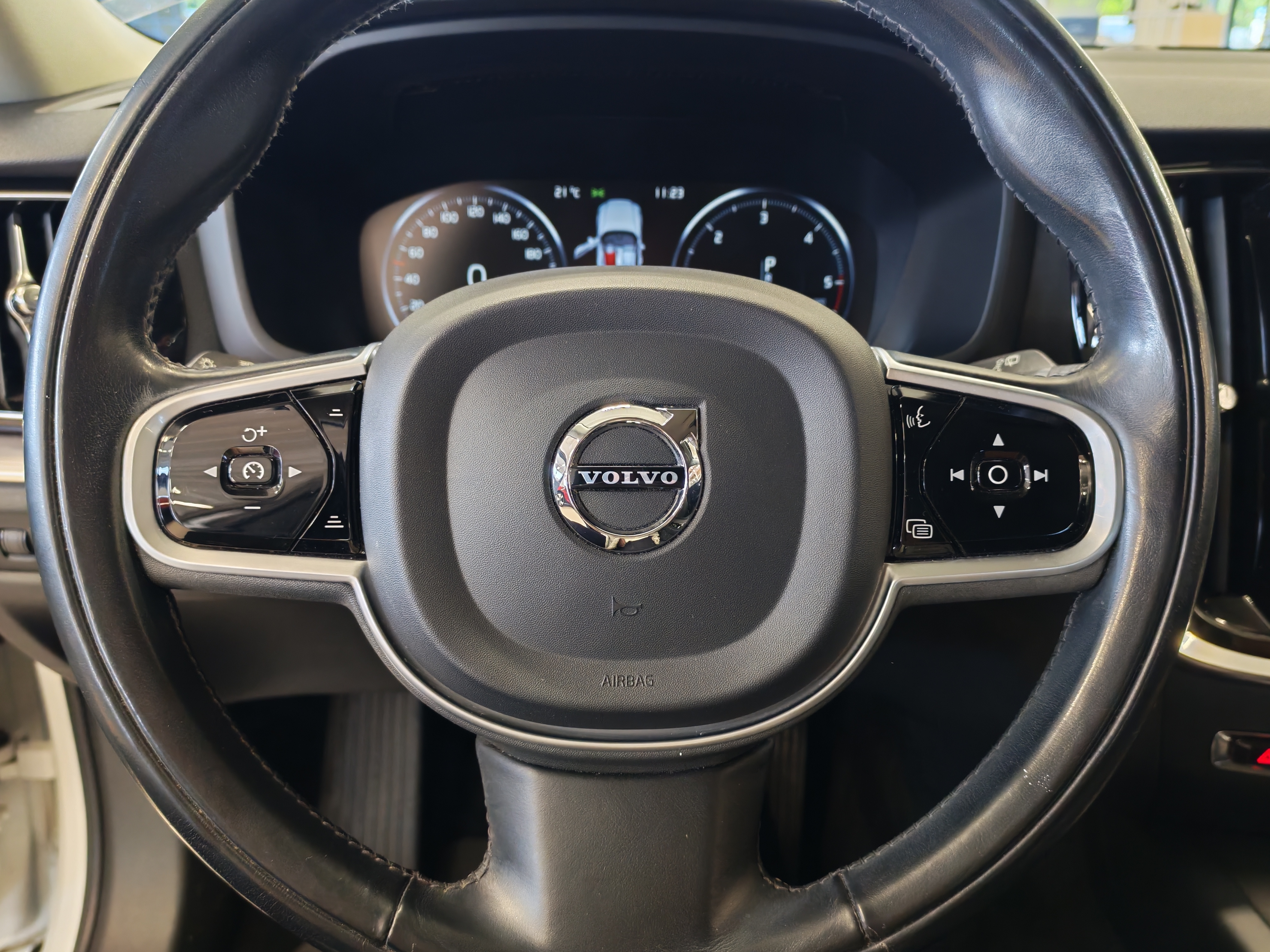 VOLVO V60 2020