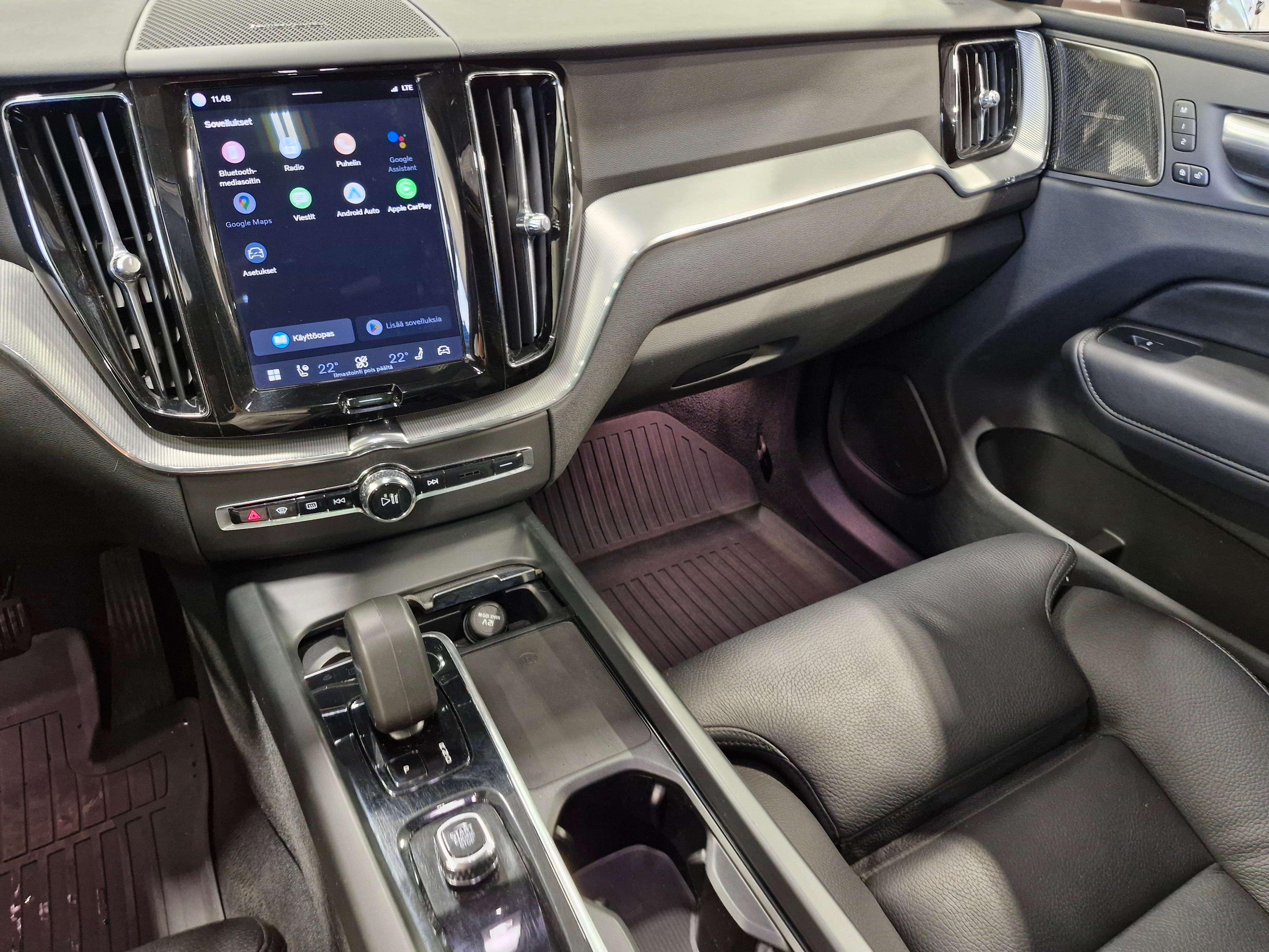 VOLVO XC60 2023