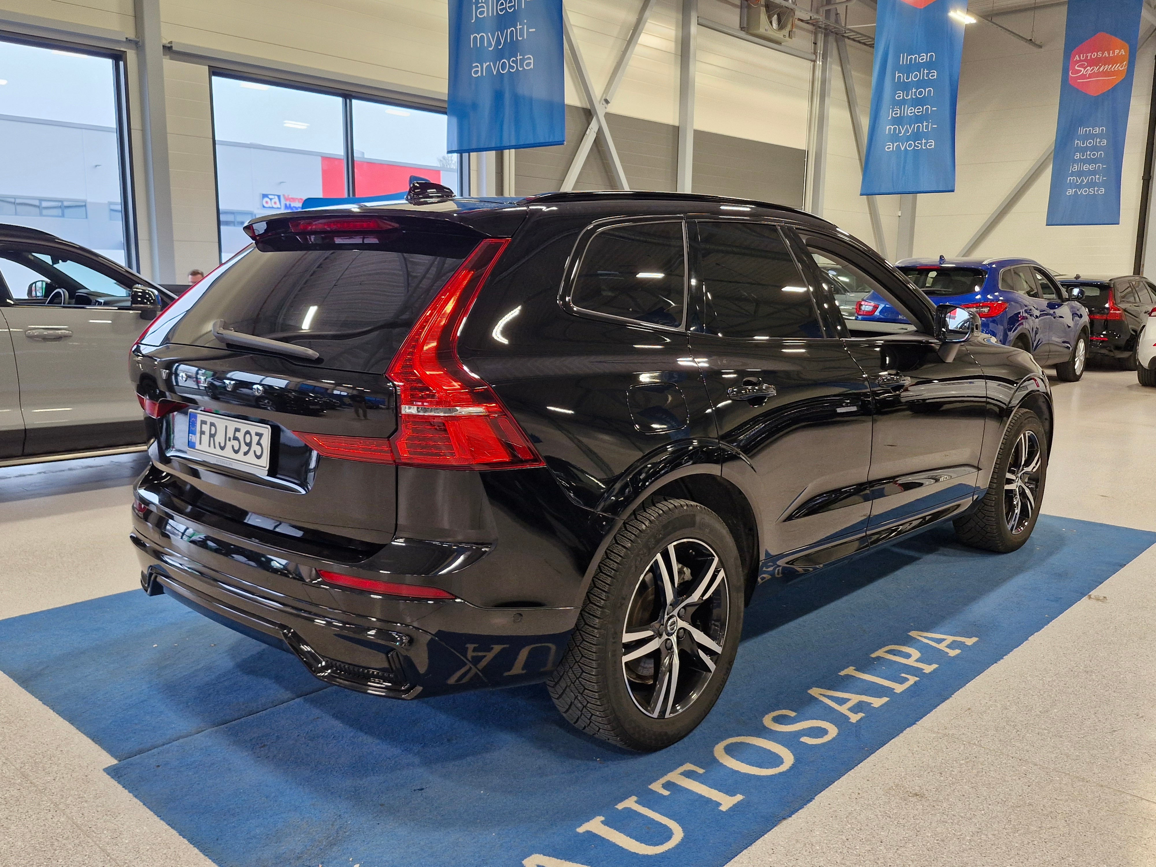 VOLVO XC60 2023