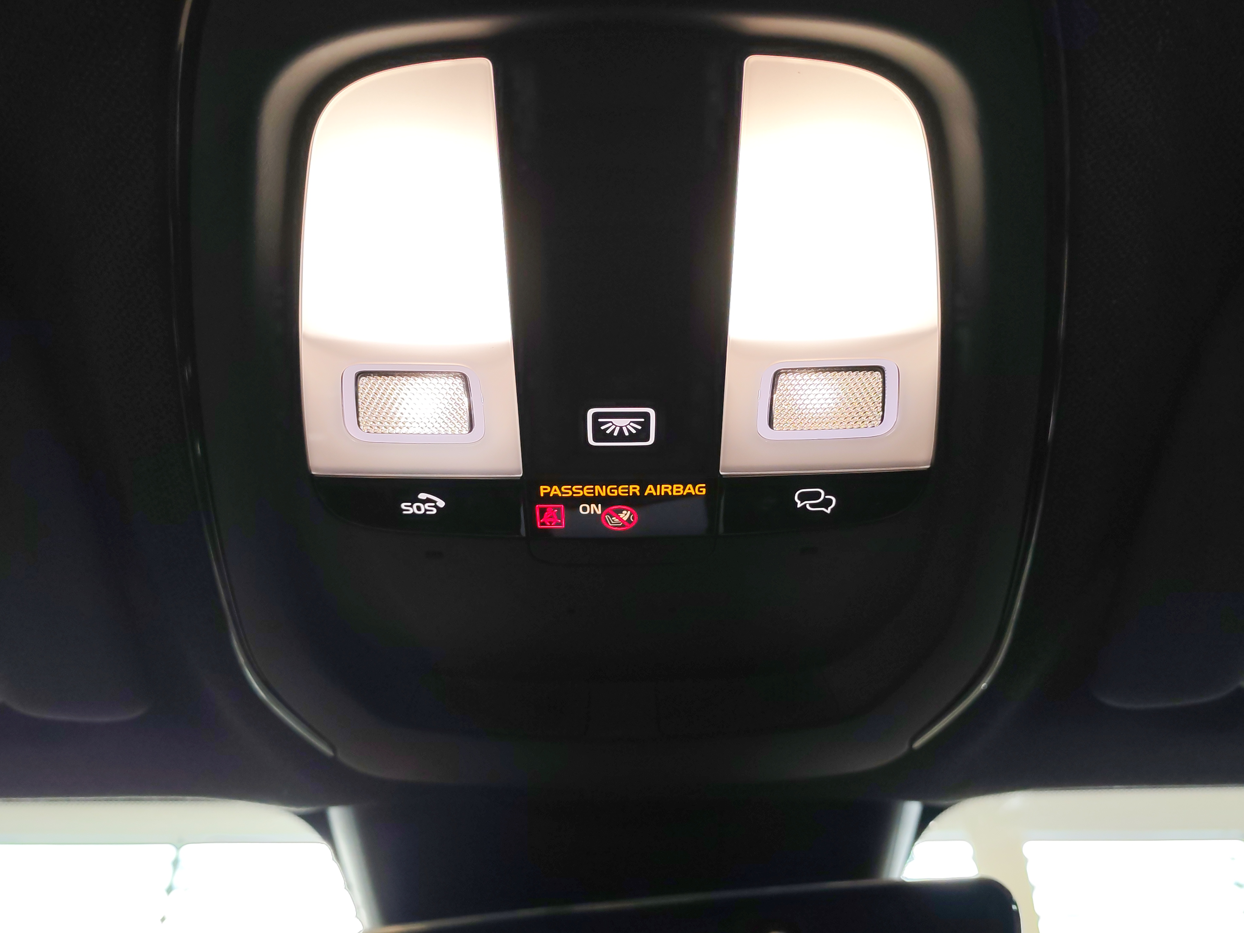 VOLVO C40 2024