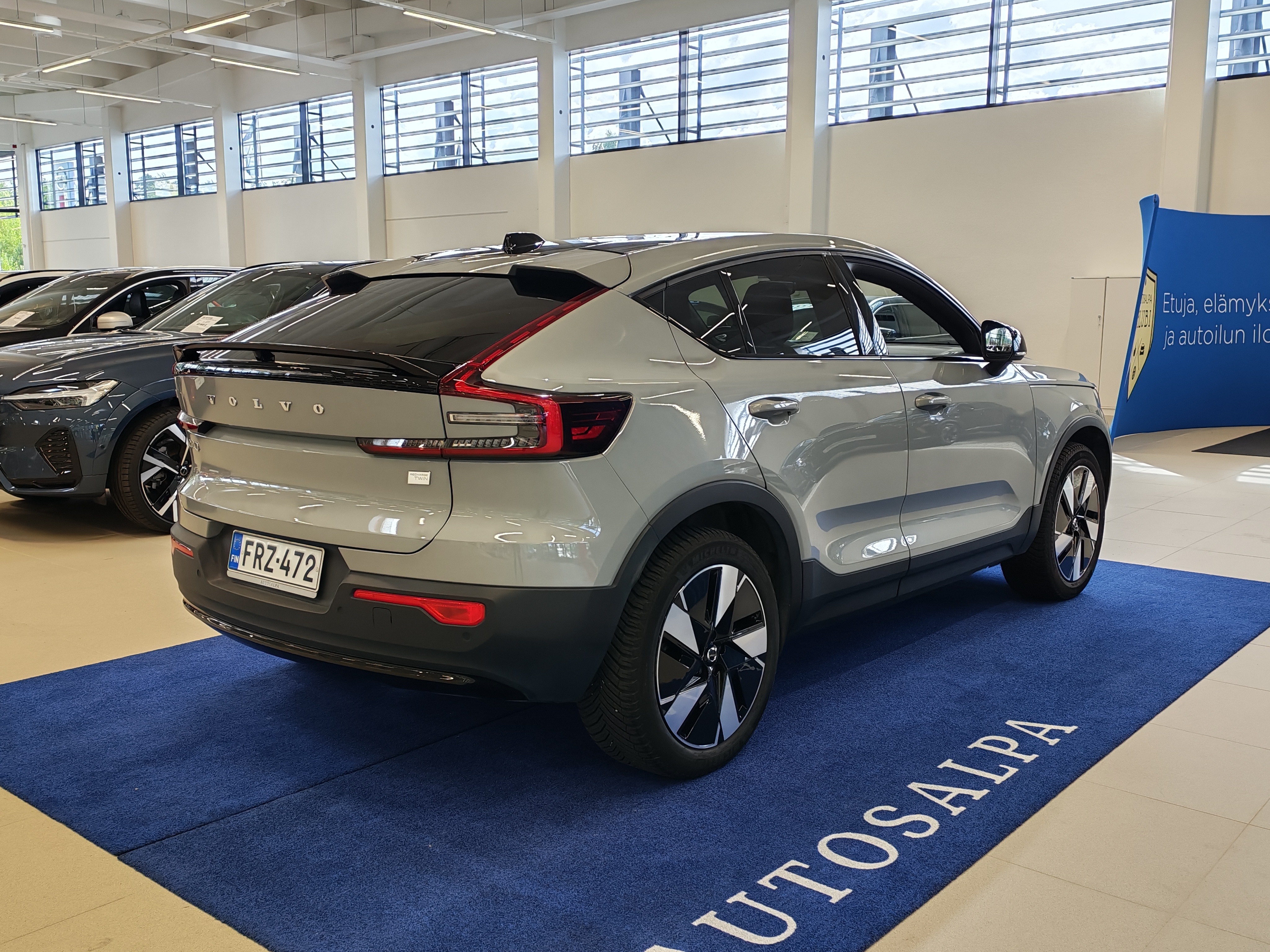 VOLVO C40 2024