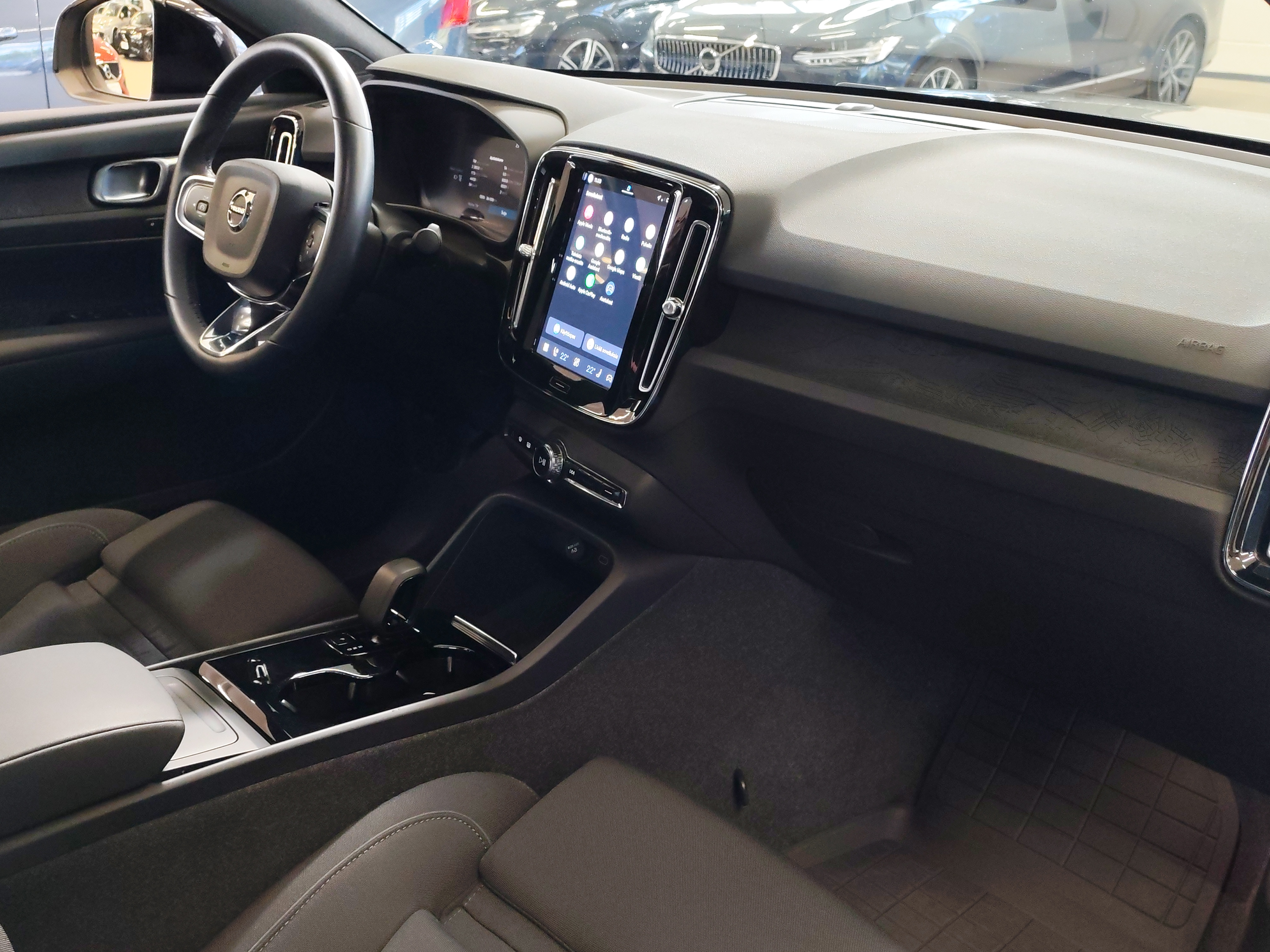 VOLVO C40 2024
