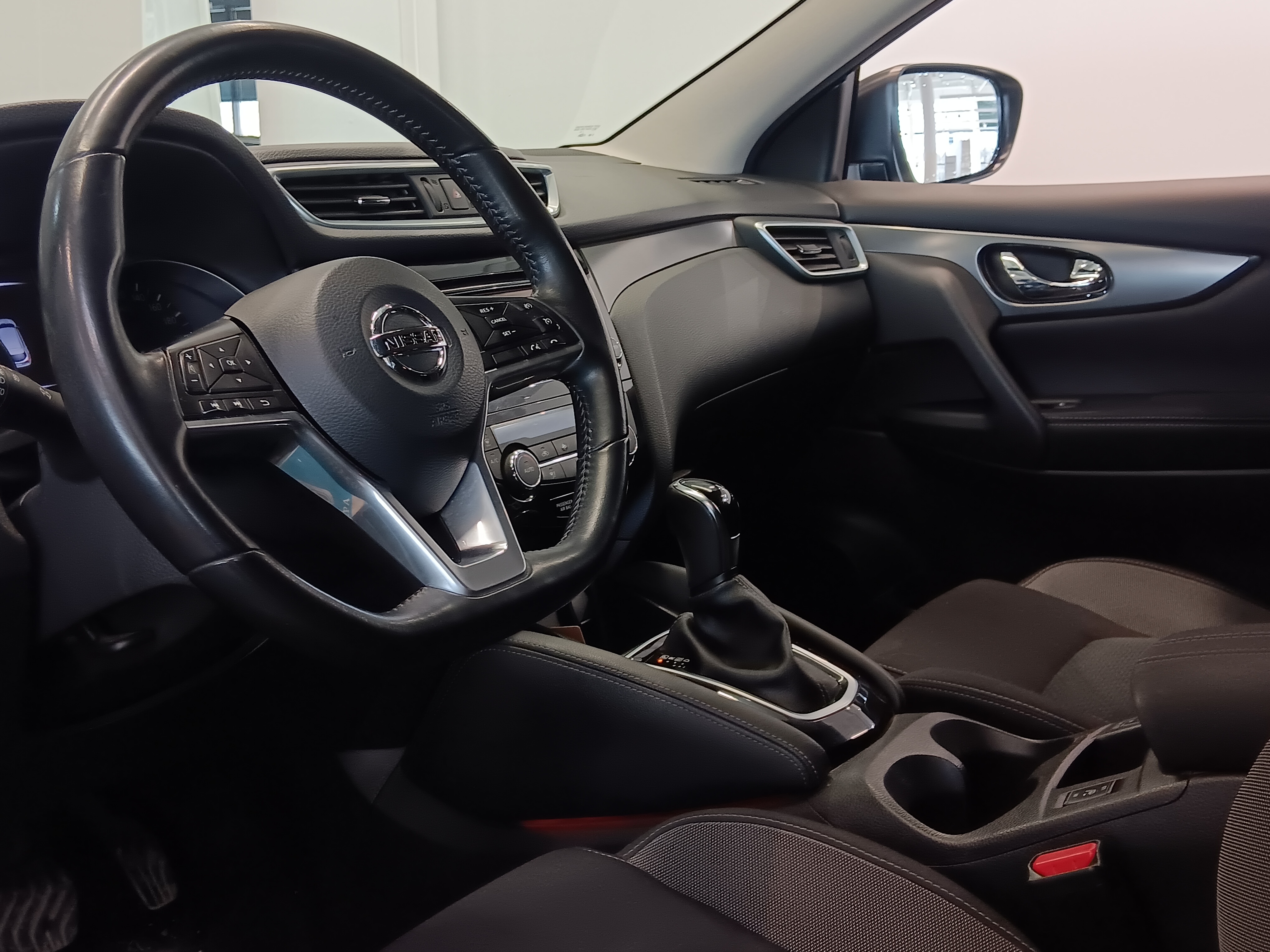 NISSAN Qashqai 2018