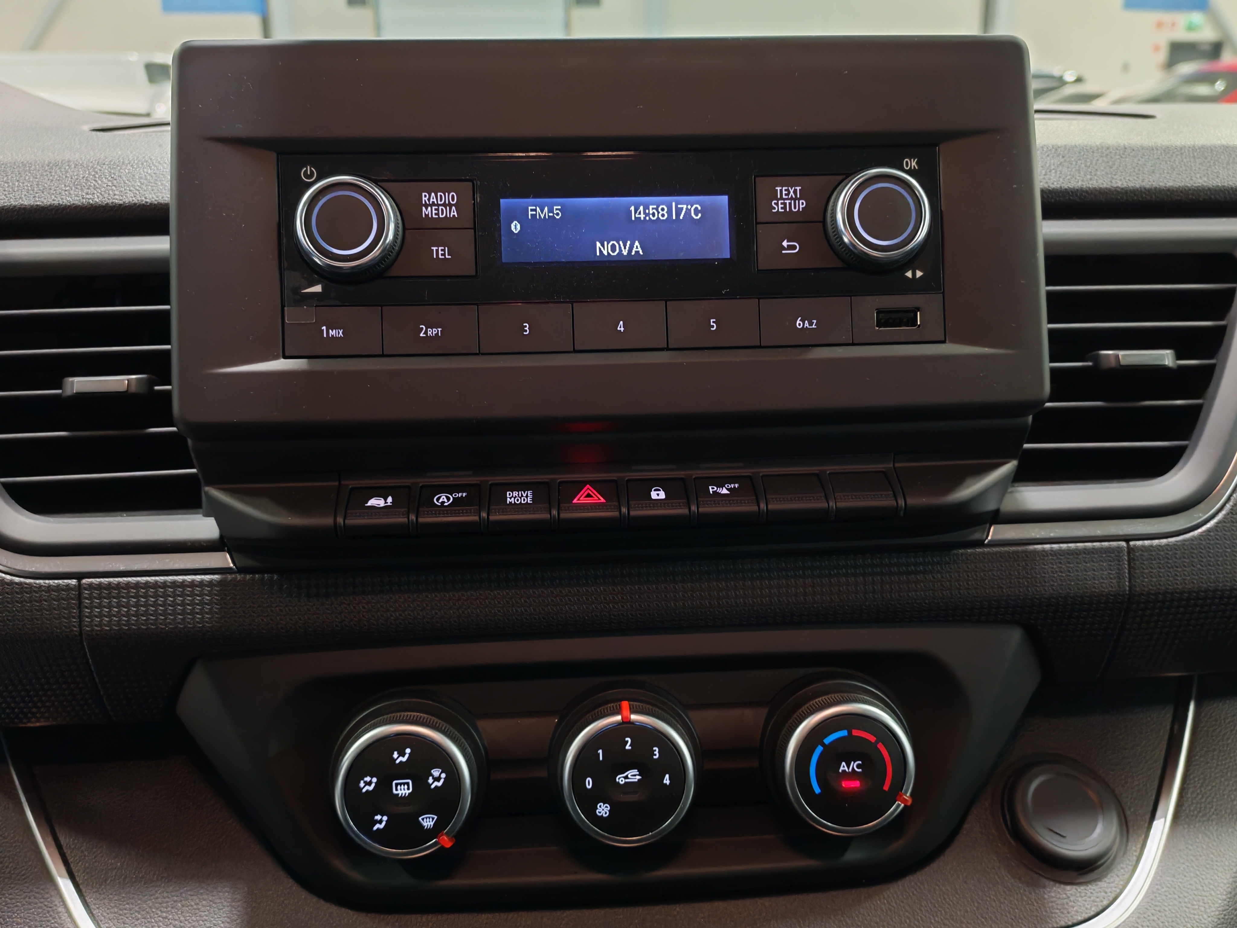 RENAULT Trafic Combi 2024