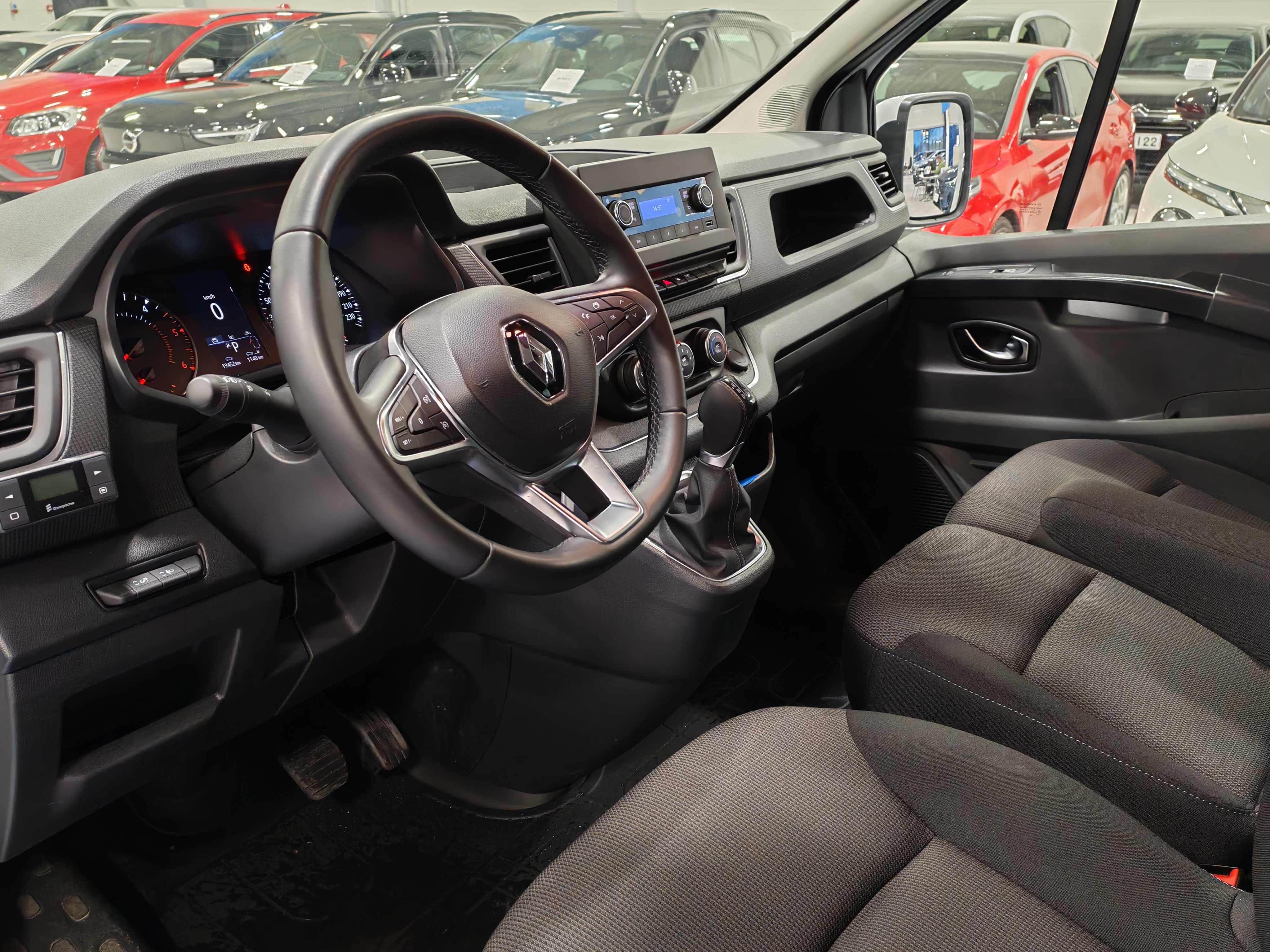 RENAULT Trafic Combi 2024