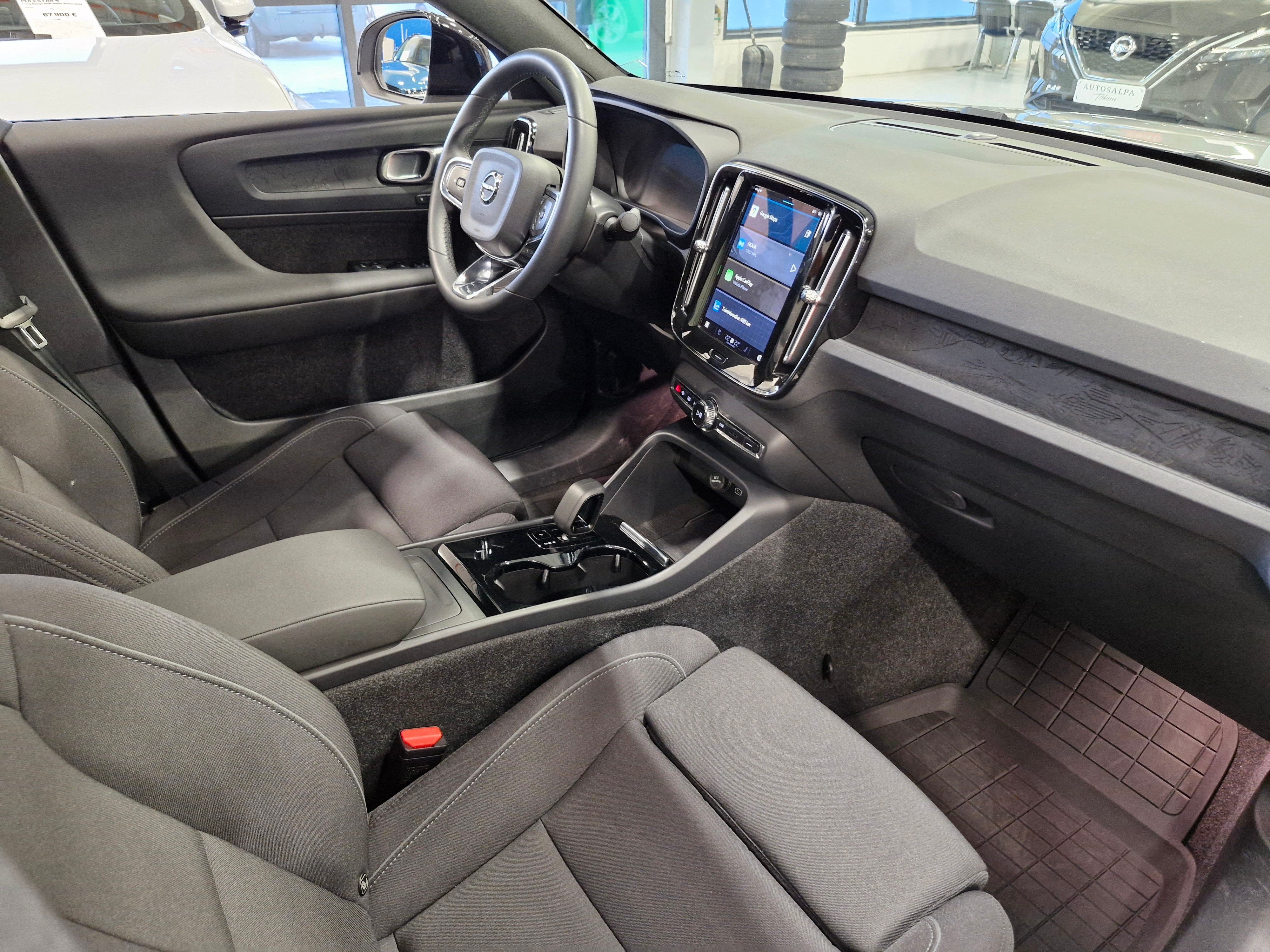 VOLVO C40 2024