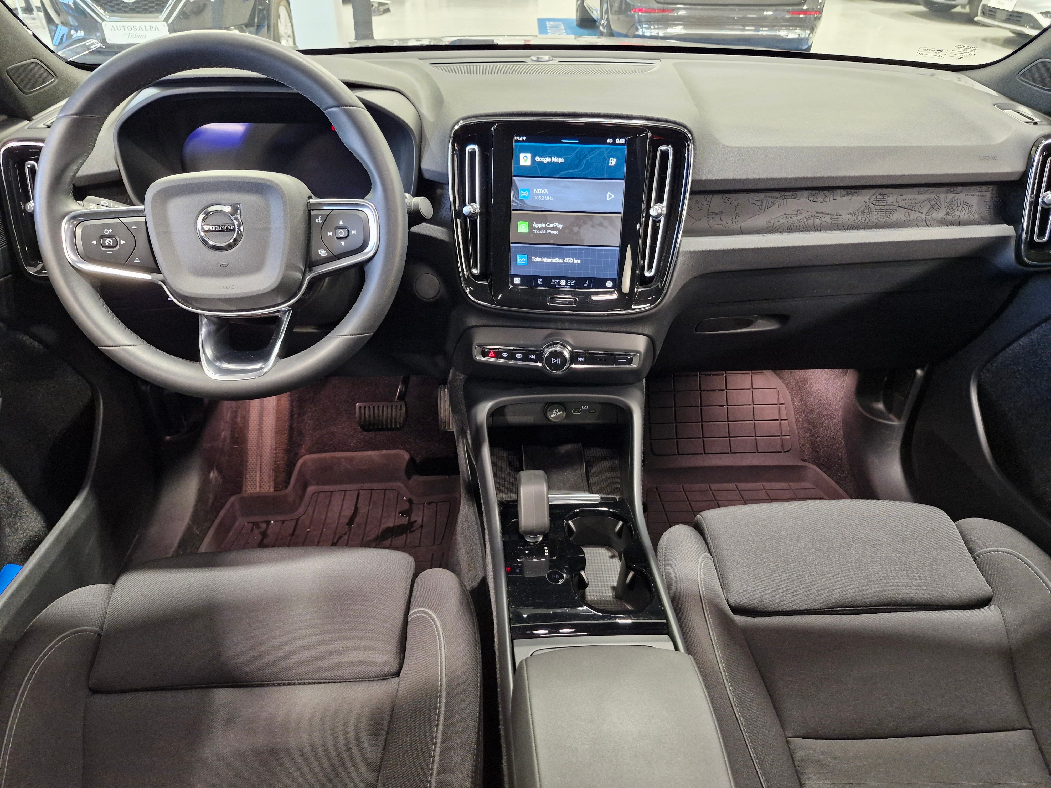 VOLVO C40 2024