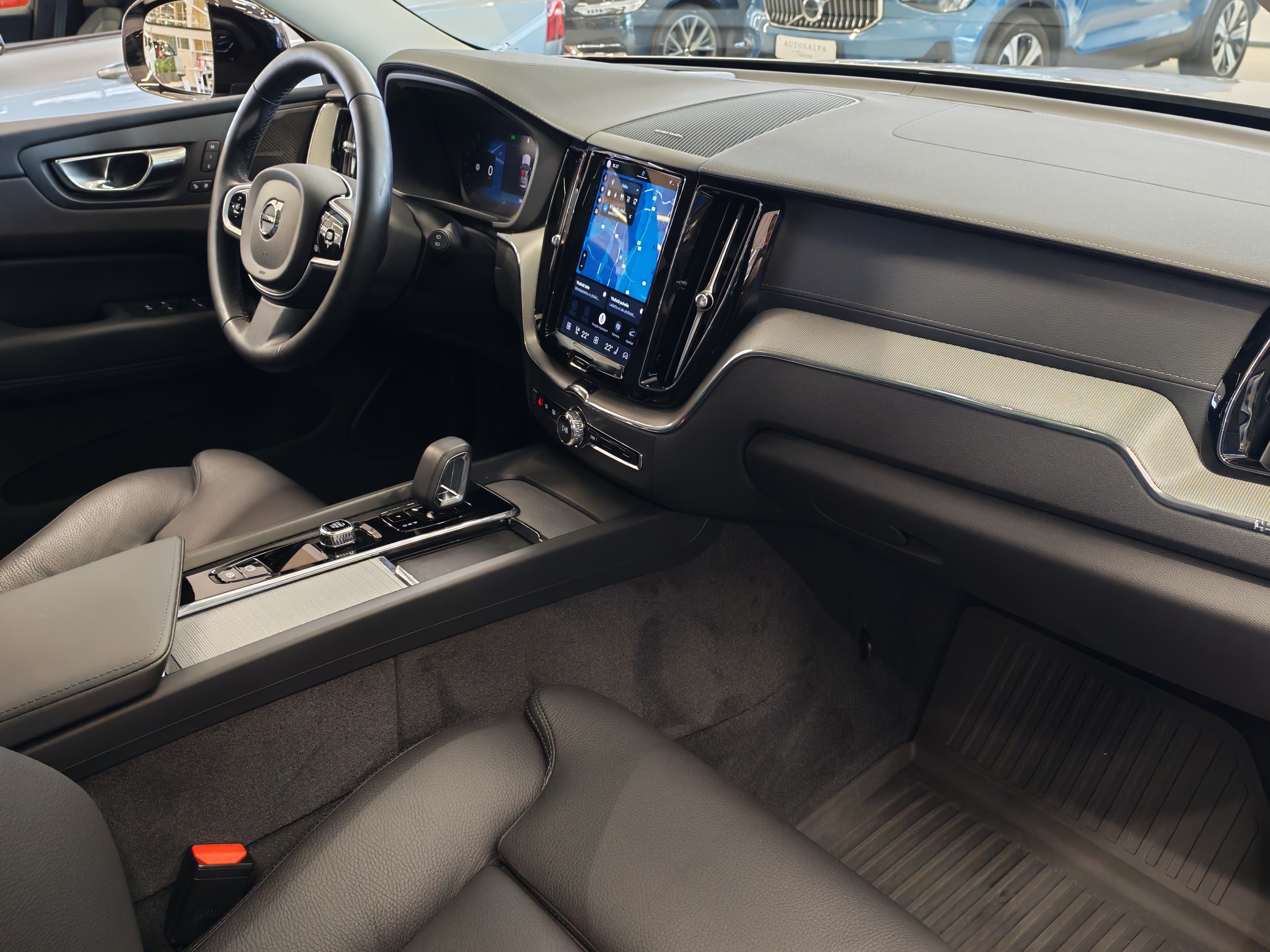 VOLVO XC60 2025
