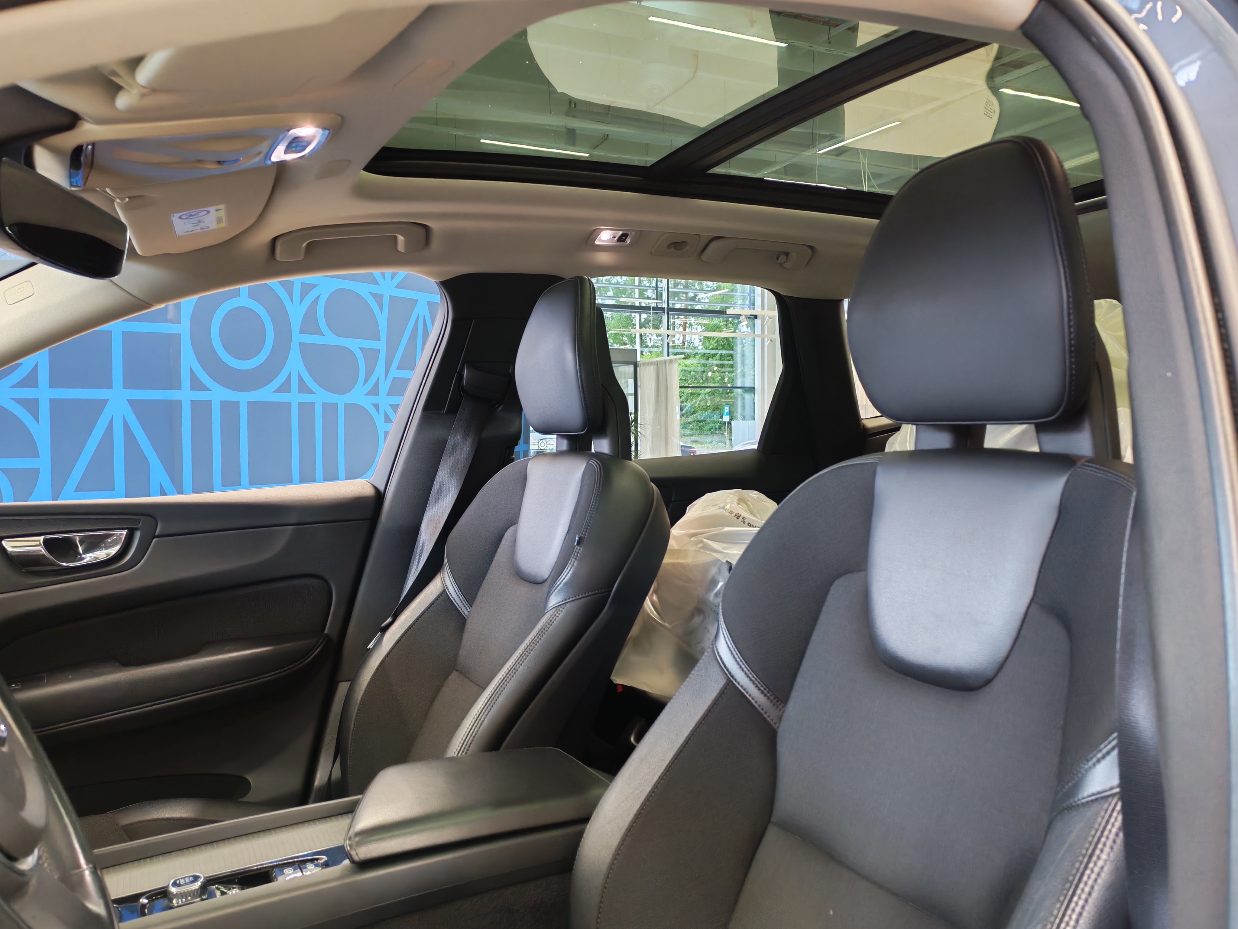 VOLVO XC60 2018