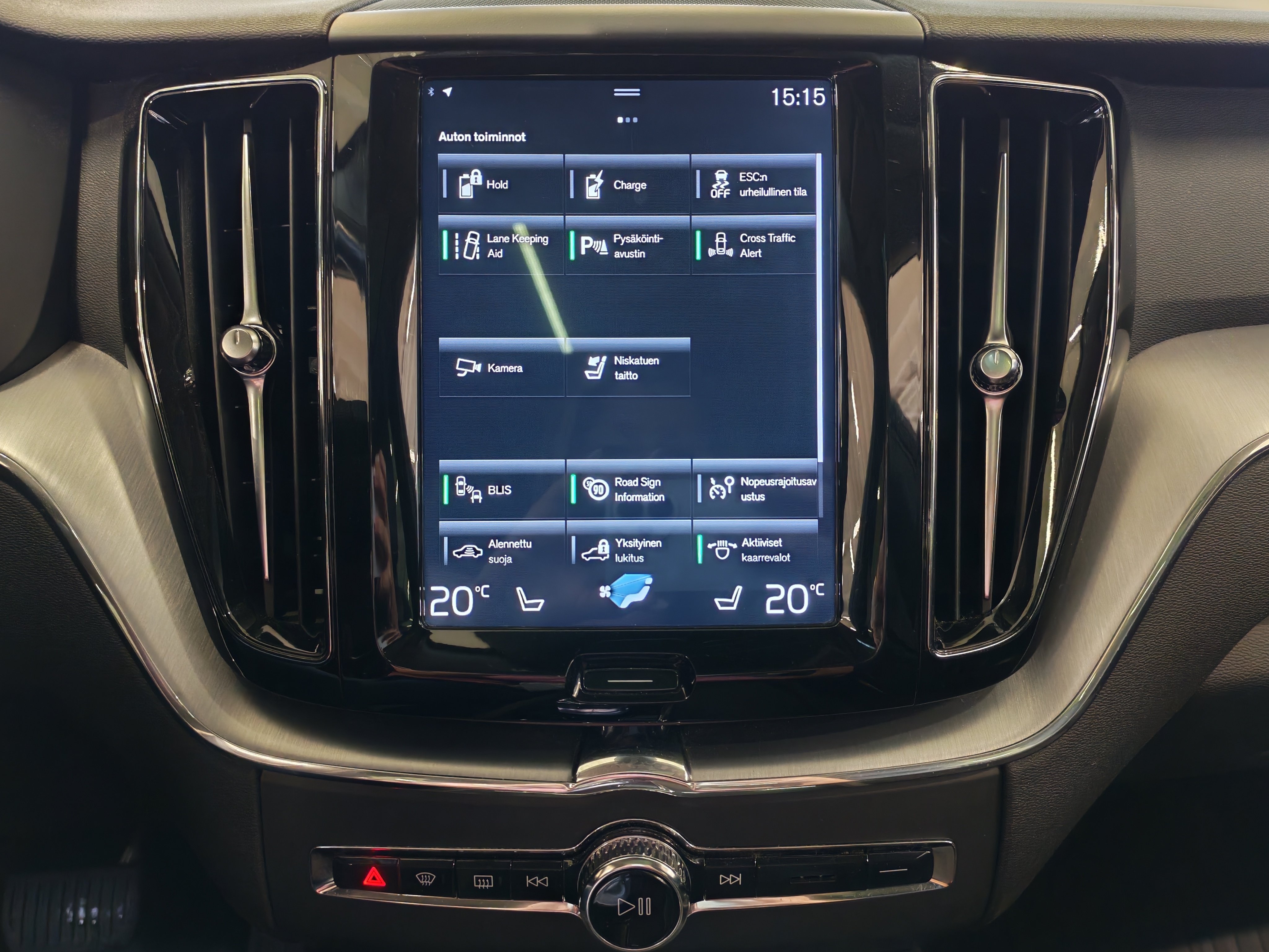 VOLVO XC60 2018