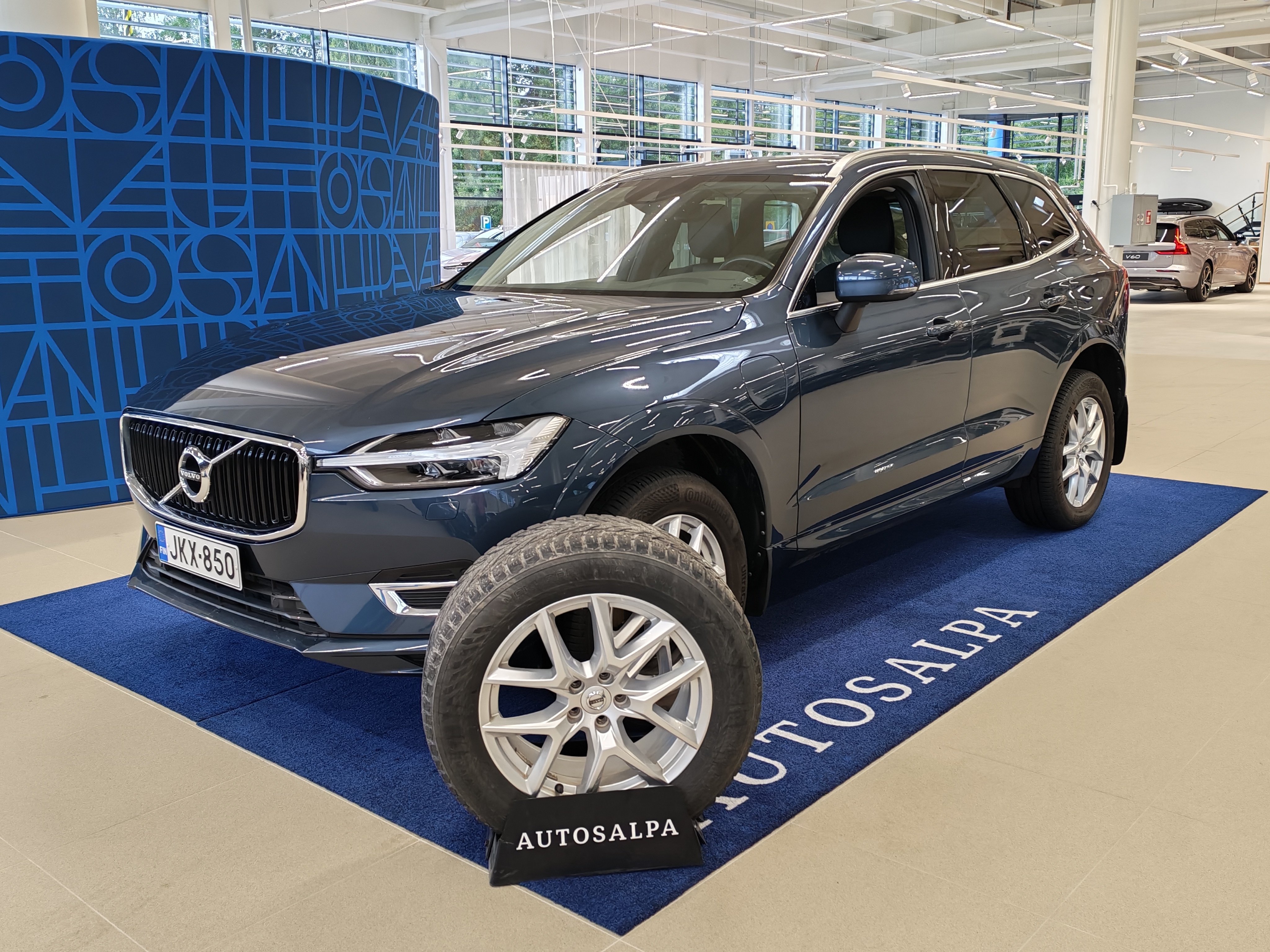 VOLVO XC60 2018