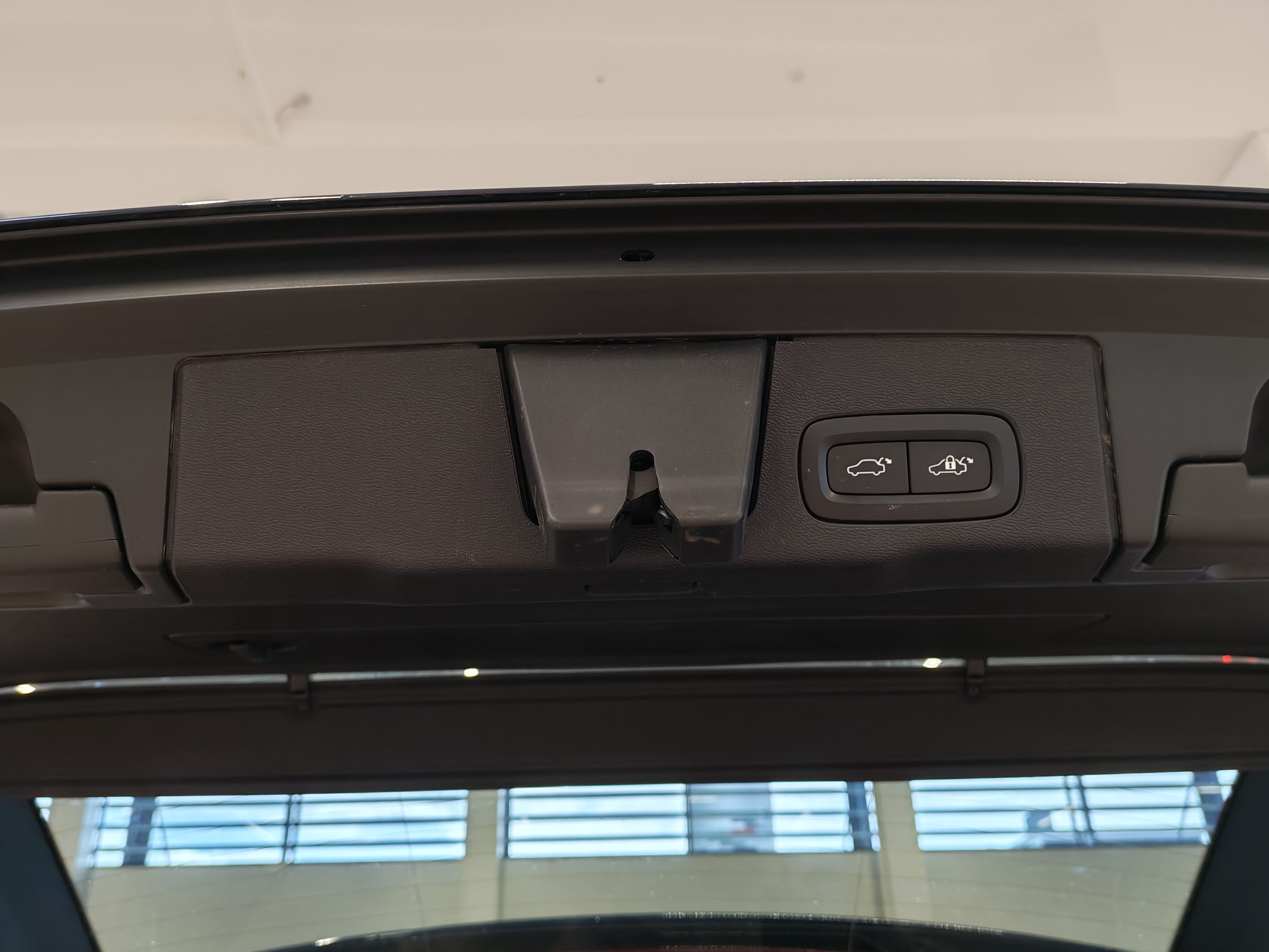 VOLVO XC60 2018