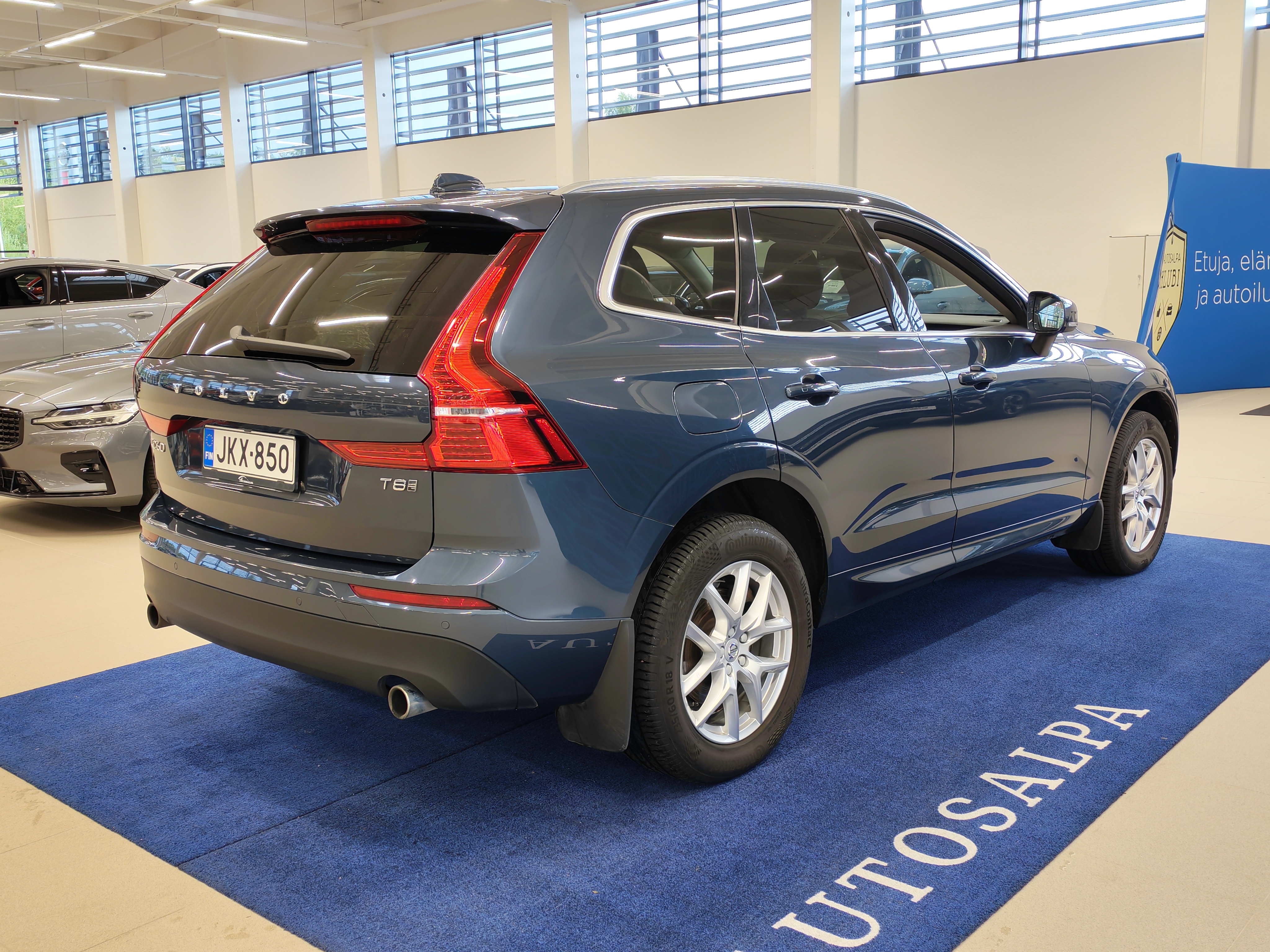 VOLVO XC60 2018