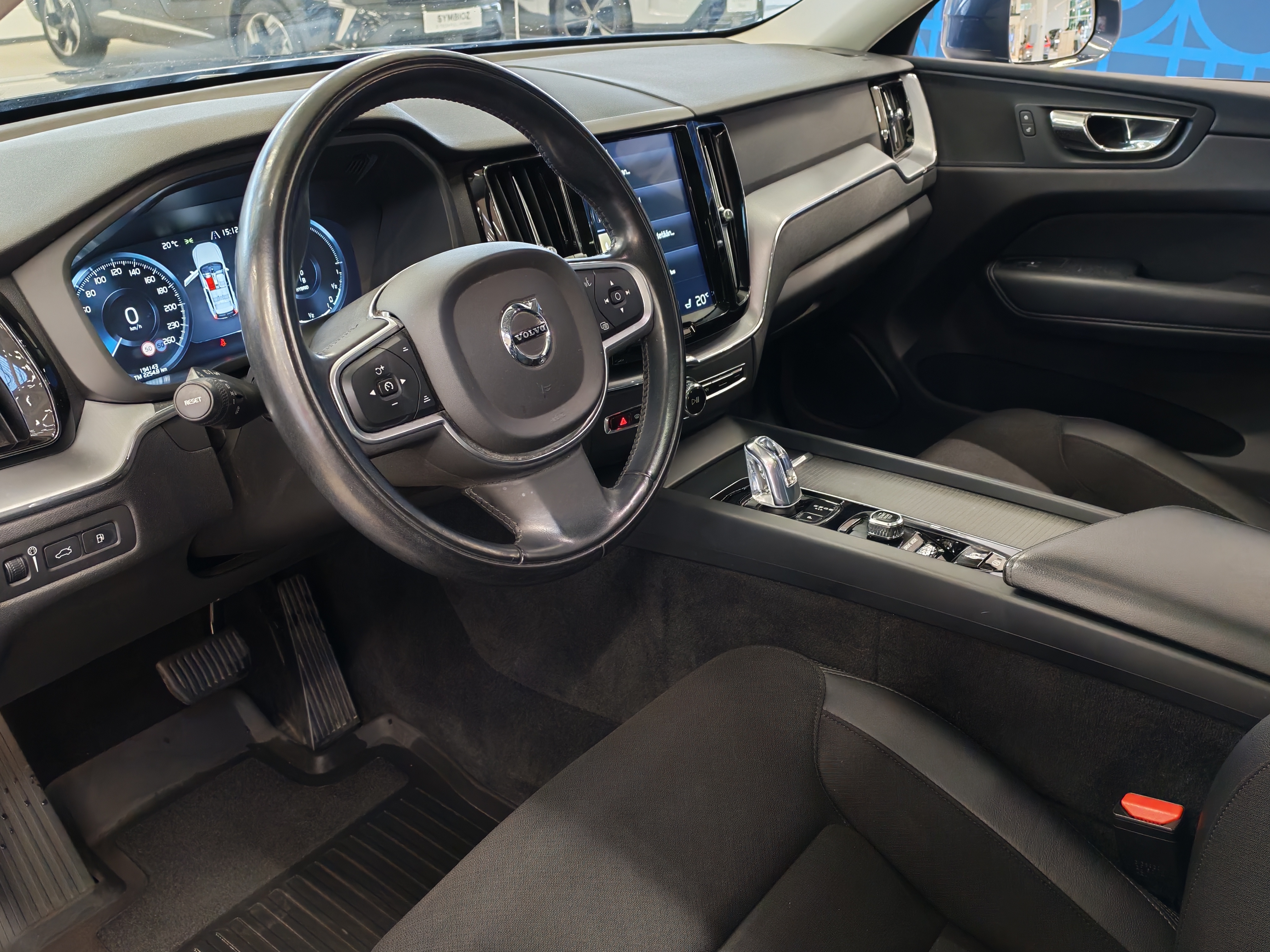 VOLVO XC60 2018
